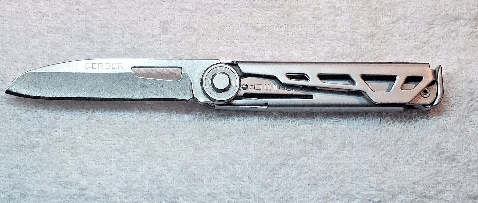 GERBER ARMBAR CORK GOLD MULTI TOOL & KNIFE 3.5 In Bade”