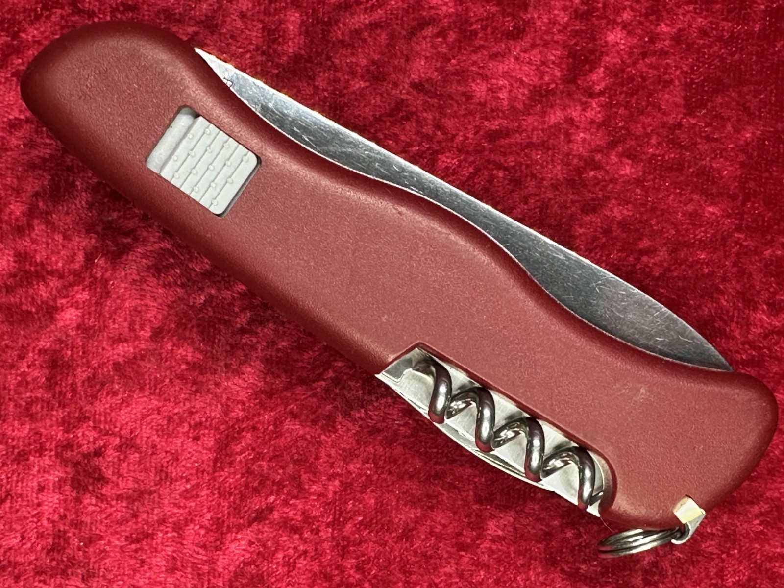 Victorinox Atlas Red Large Swiss Army Knife 111mm 11 Tool 4 Layer (671)