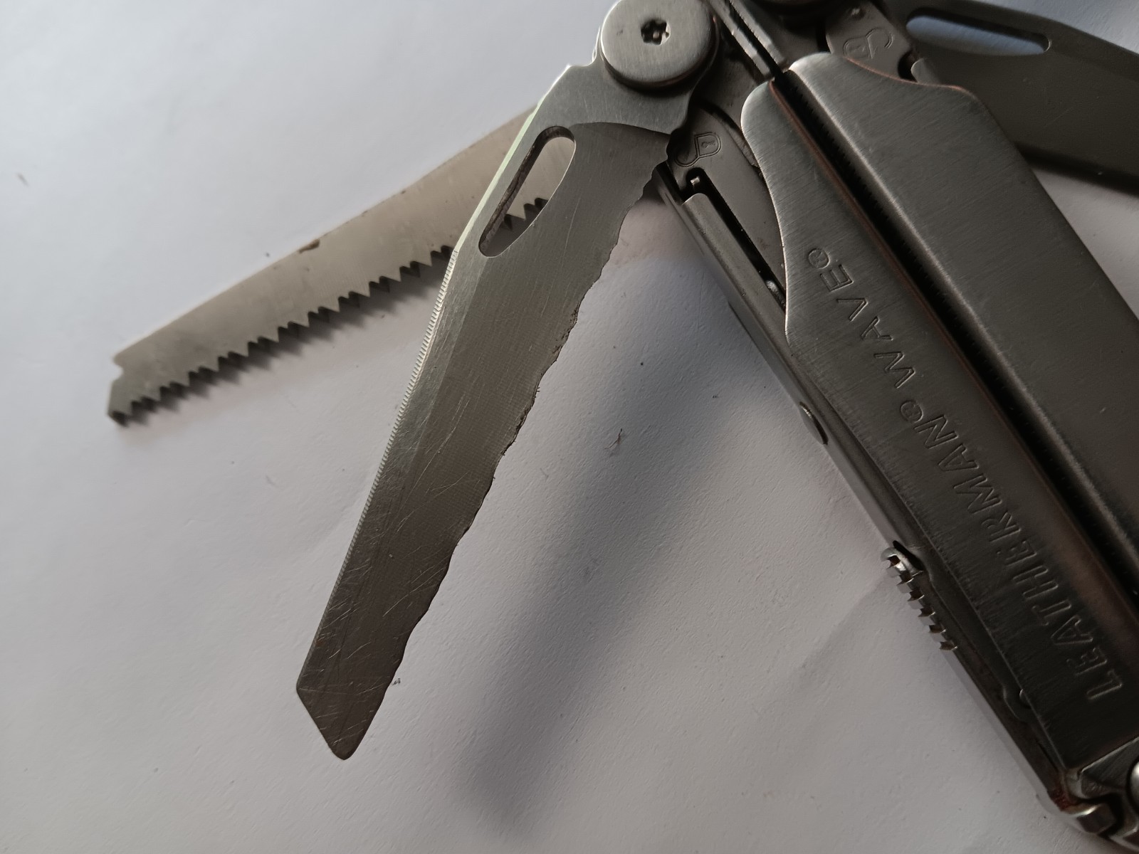 Leatherman Wave Multi-Tool Pre-owned Nice Shape W/ Sheath