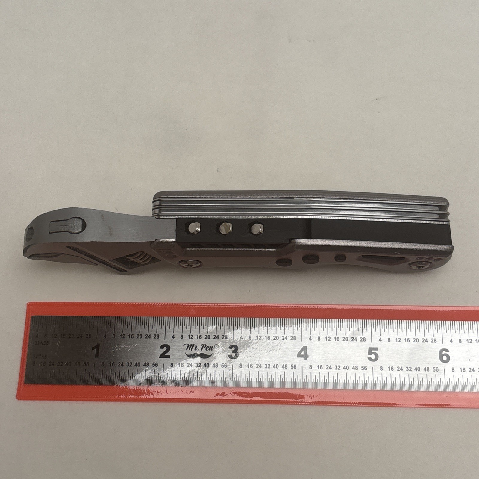 WORKZONE Multi-tool Wrench Screw Driver w/Bits Flashlight Stainless Knife Opener