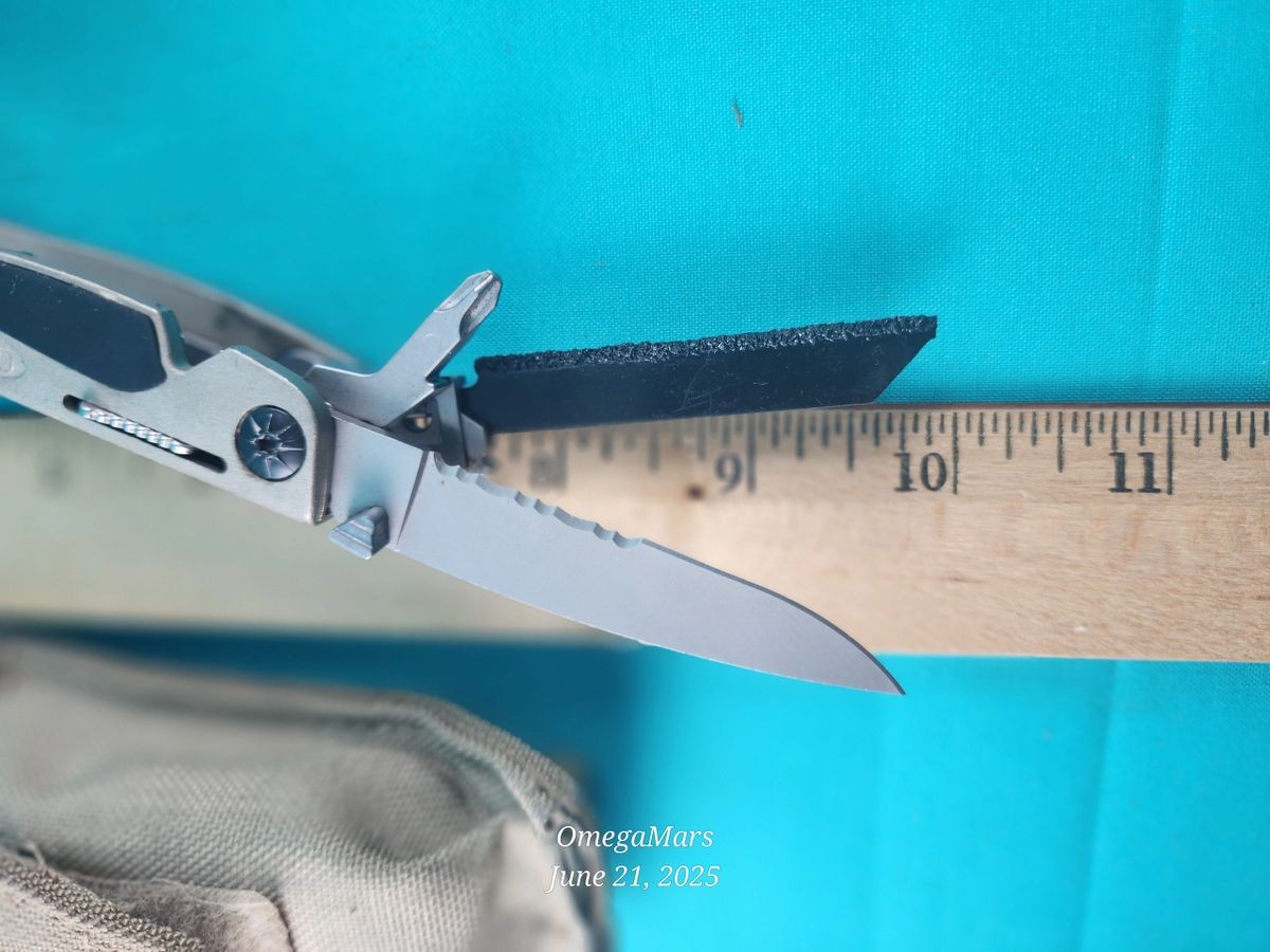 Gerber Legend MP 800 #L8 Light usage on pliers.