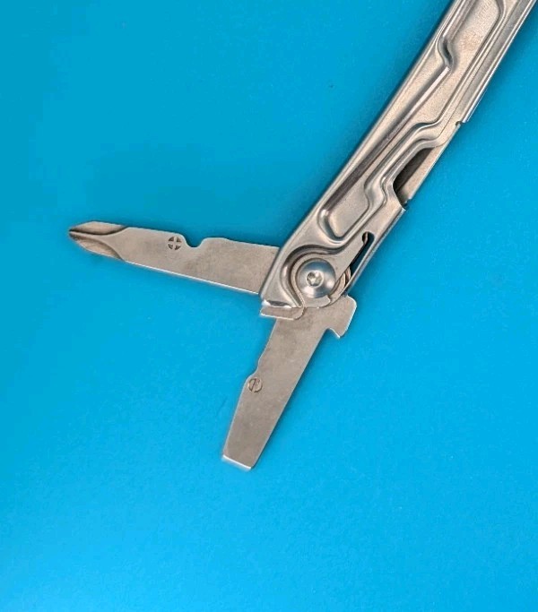 Leatherman Bolster 13 Tool Stainless Steel Multi-Tool!