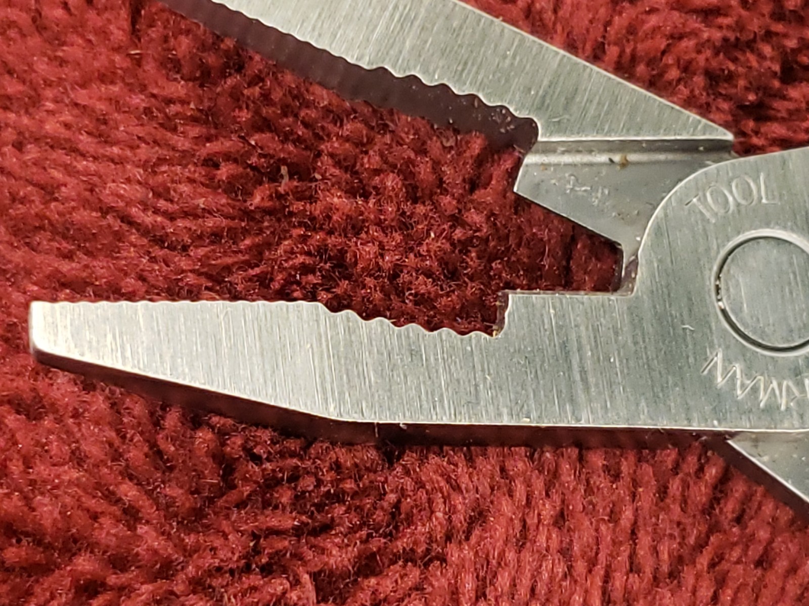 🔴 Leatherman Squirt PS4 Multi-Tool Red