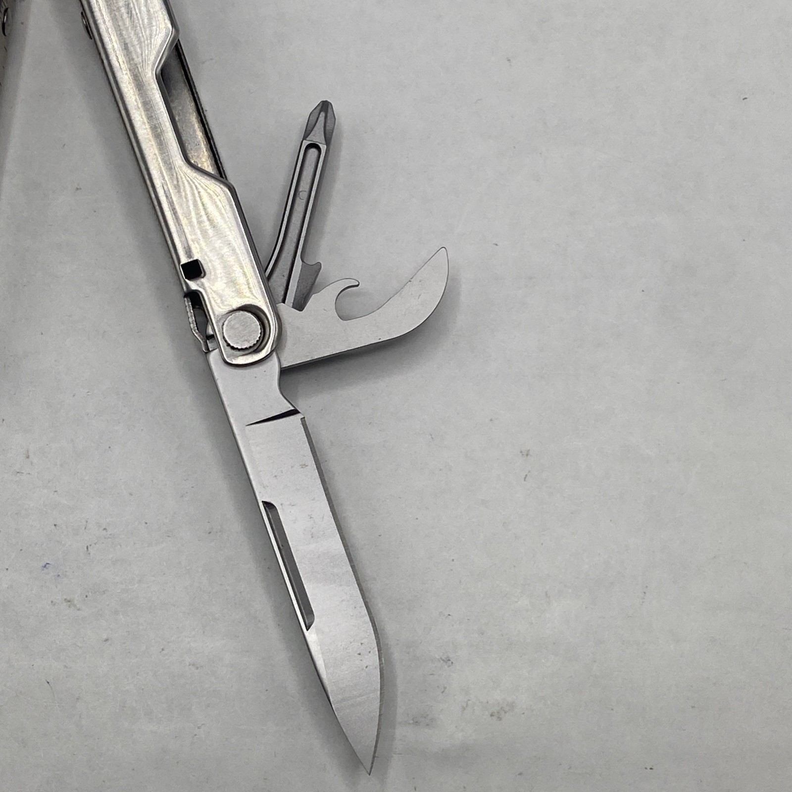 Leatherman Bond Multi Tool – Silver