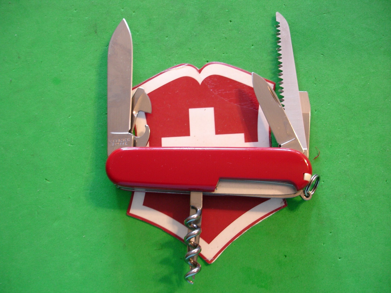 VICTORINOX 91mm RED CAMPER 13 FUNCTION ESSENTIAL OUTDOOR SWISS ARMY POCKET KNIFE