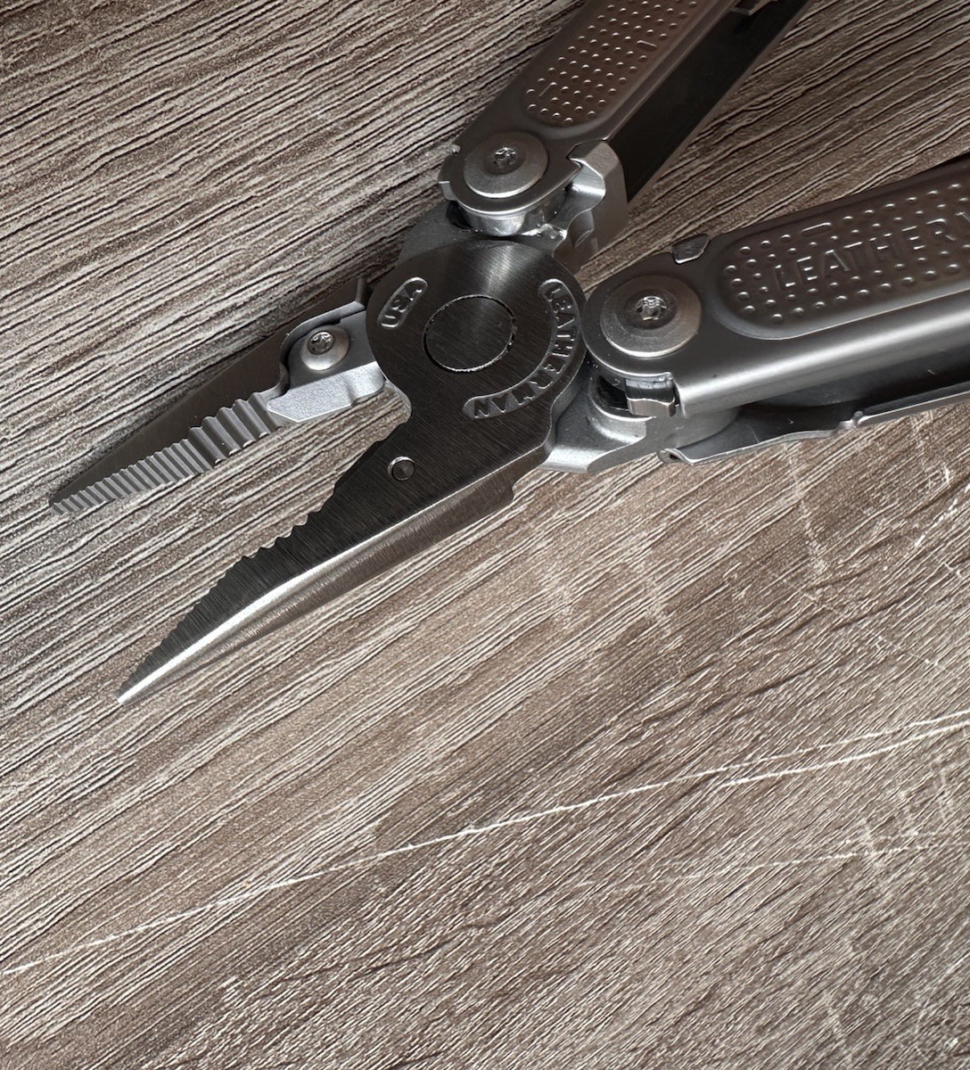 Leatherman FREE P2 Multitool with Arc Magnacut Blade And More