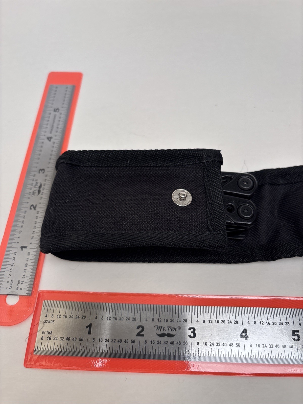 POHAKU BLACK MULTI-TOOL WITH PLIERS, KNIFE, SAW, FILE, SCREWDRIVERS