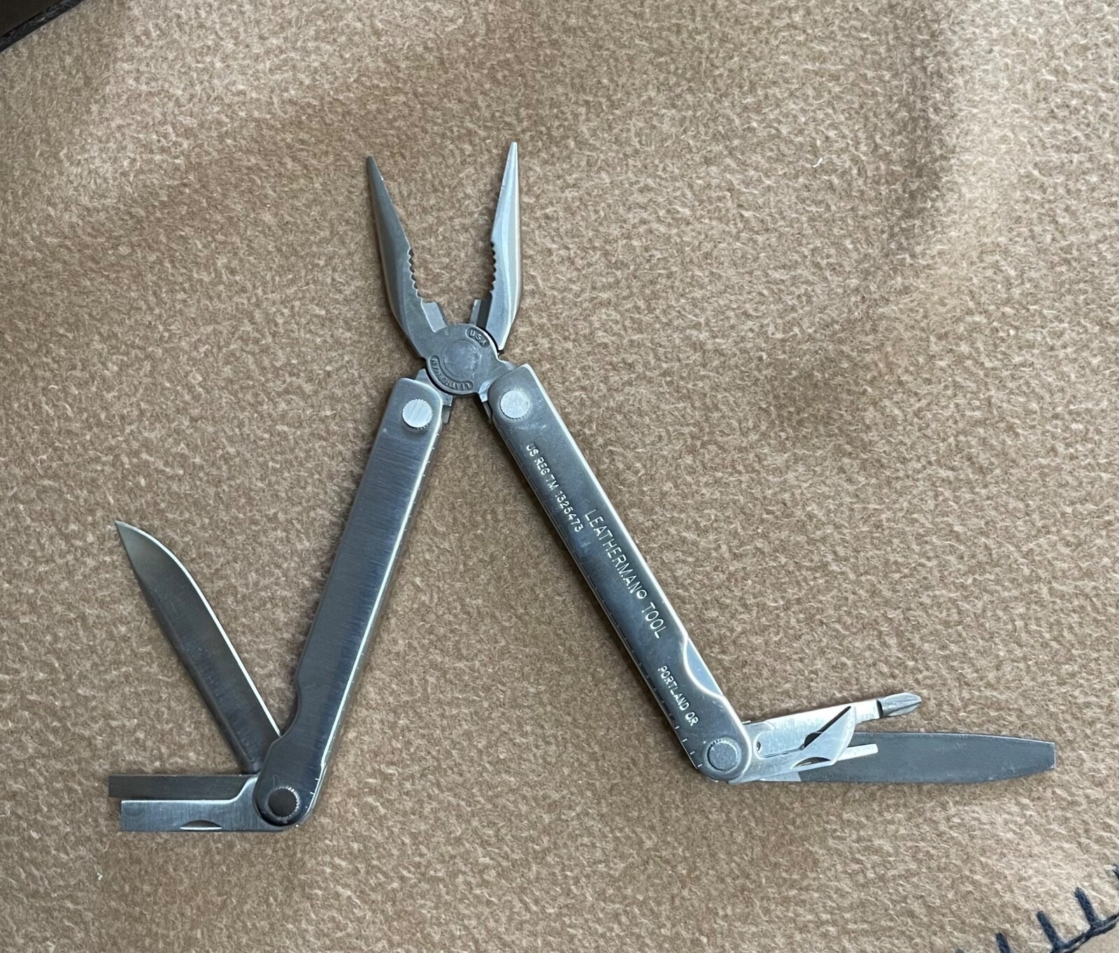 VINTAGE NEW NEVER USED ORIGINAL LEATHERMAN MULTI TOOL TM1325473 WITH ORIG. CASE