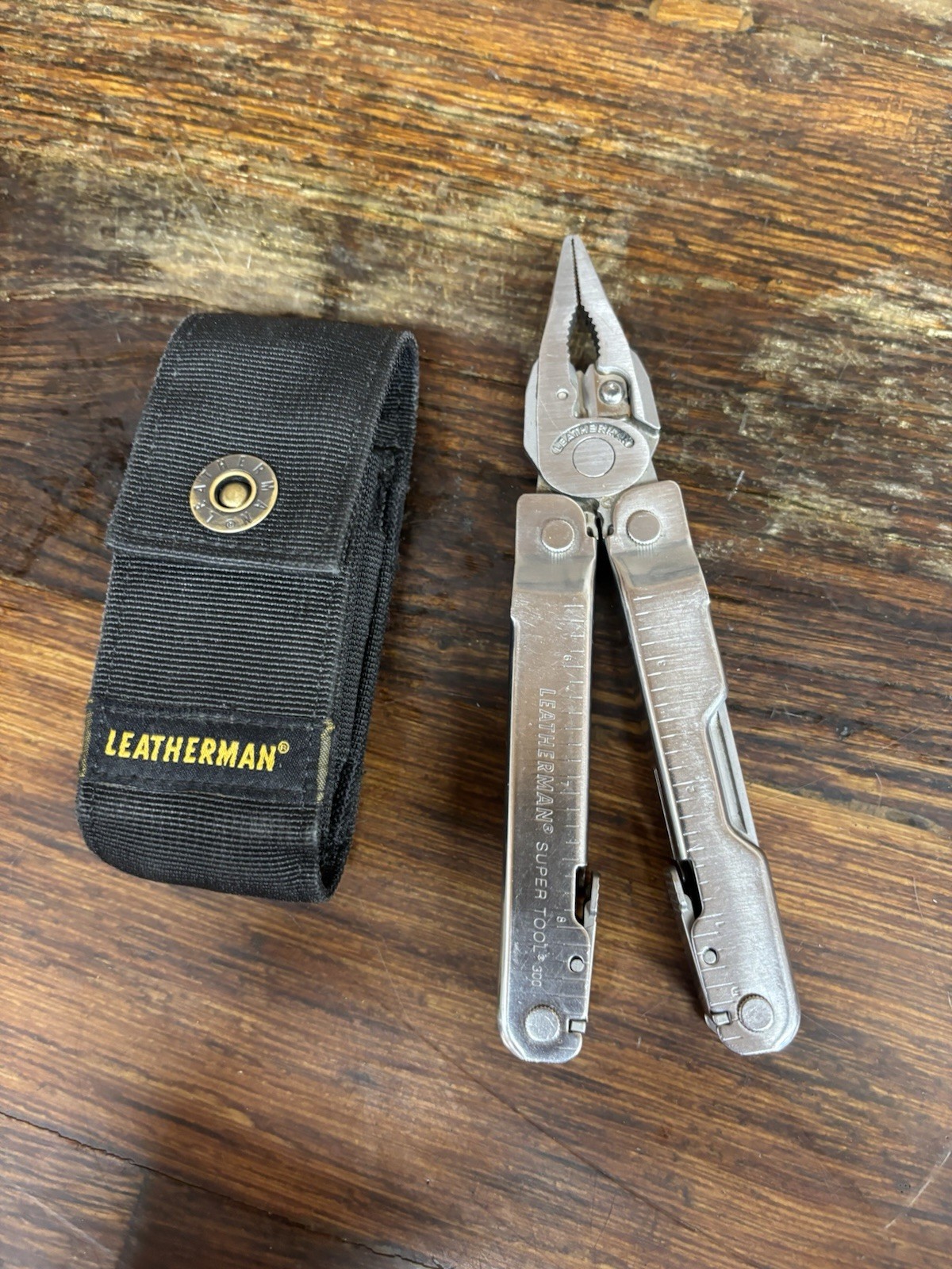 Leatherman Super Tool 300 Multi-Tool USA 01/16 in good condition