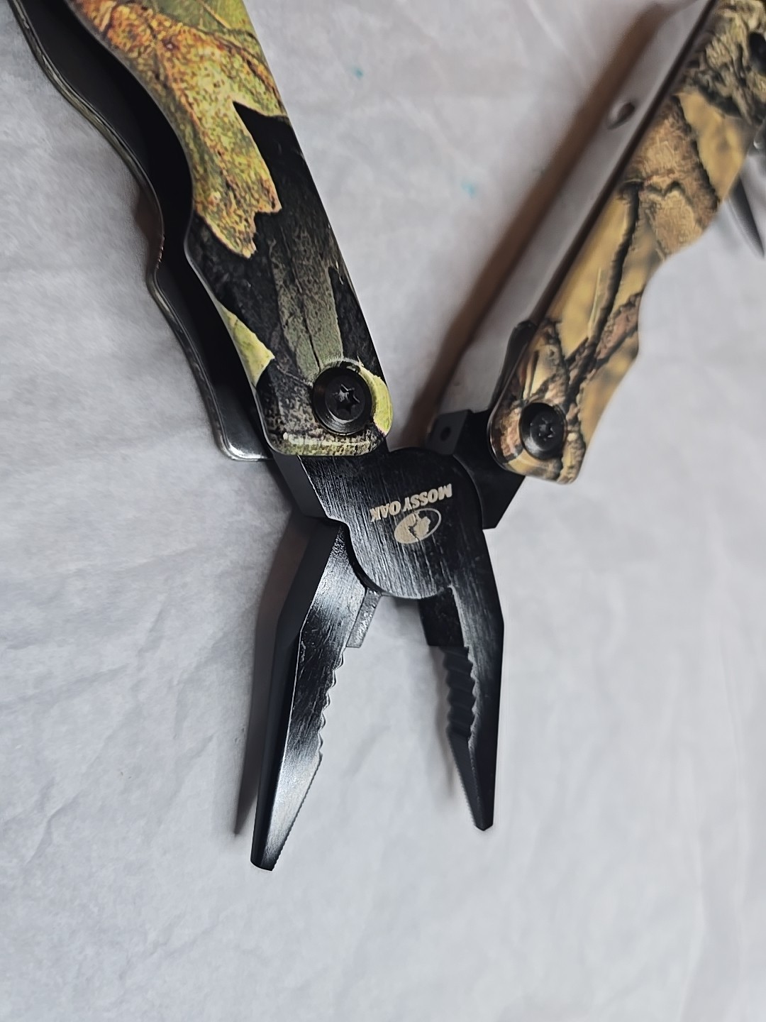MOSSY OAK 13-in-1 Multi-tool Multi Function Pliers-Folding Pocket Tool w/ Sheath