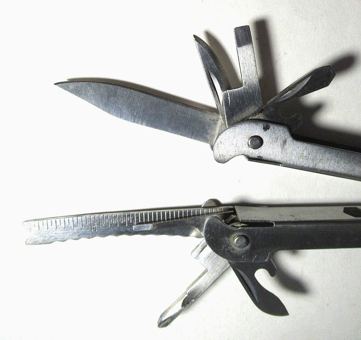 Multi Tool Great For Outdoors Trips Handy & Works! Many Tools In 1! China Made