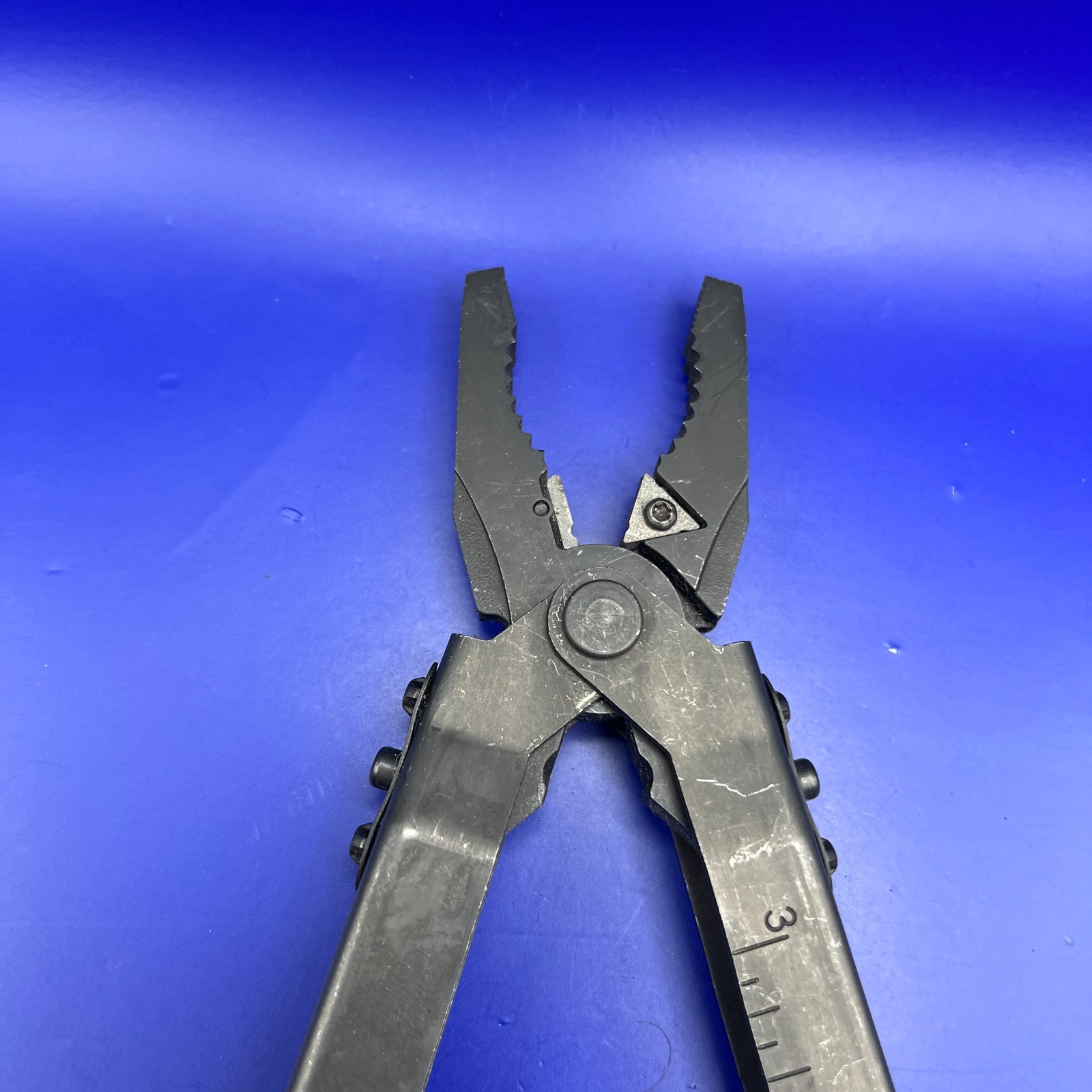 Gerber MP600 Black Oxide Multi-Tool Blunt Nose Pliers Carbide Cutters