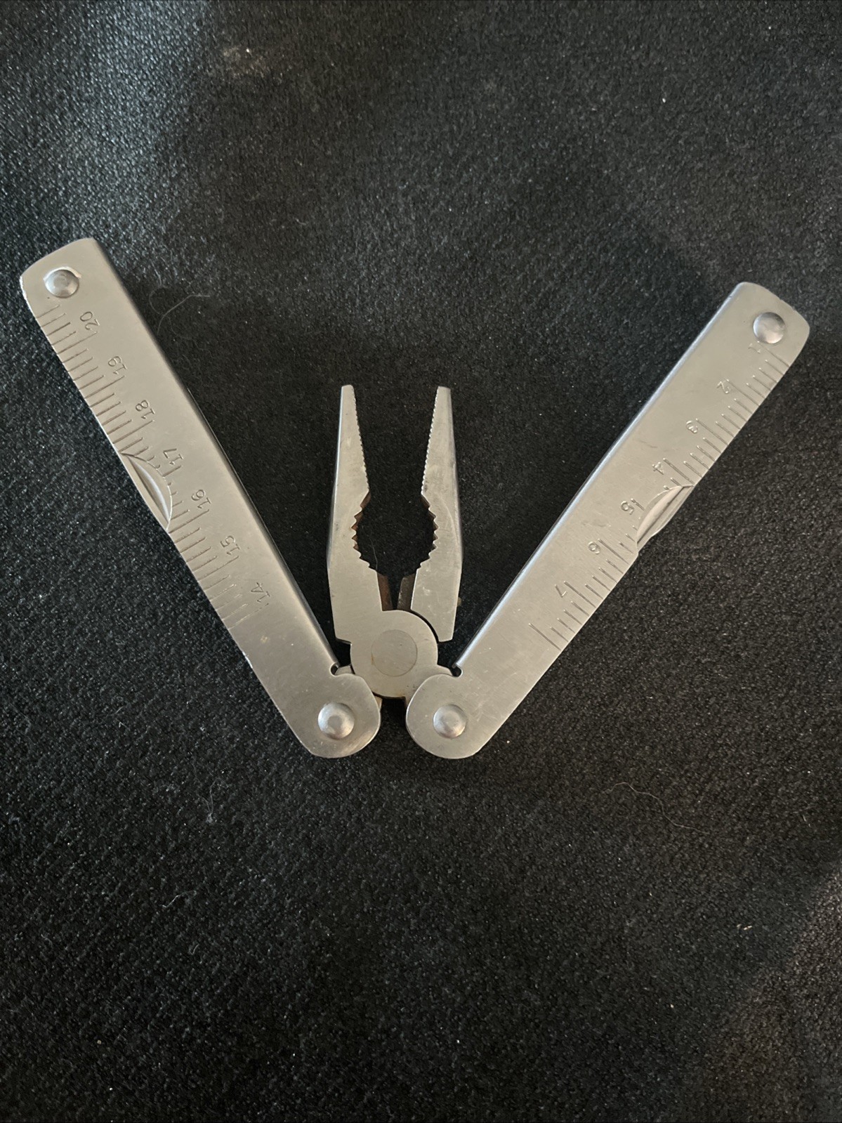 Winchester Stainless Steel Multi-Tool Pliers Serrated Knife Sheath 4 1/2”