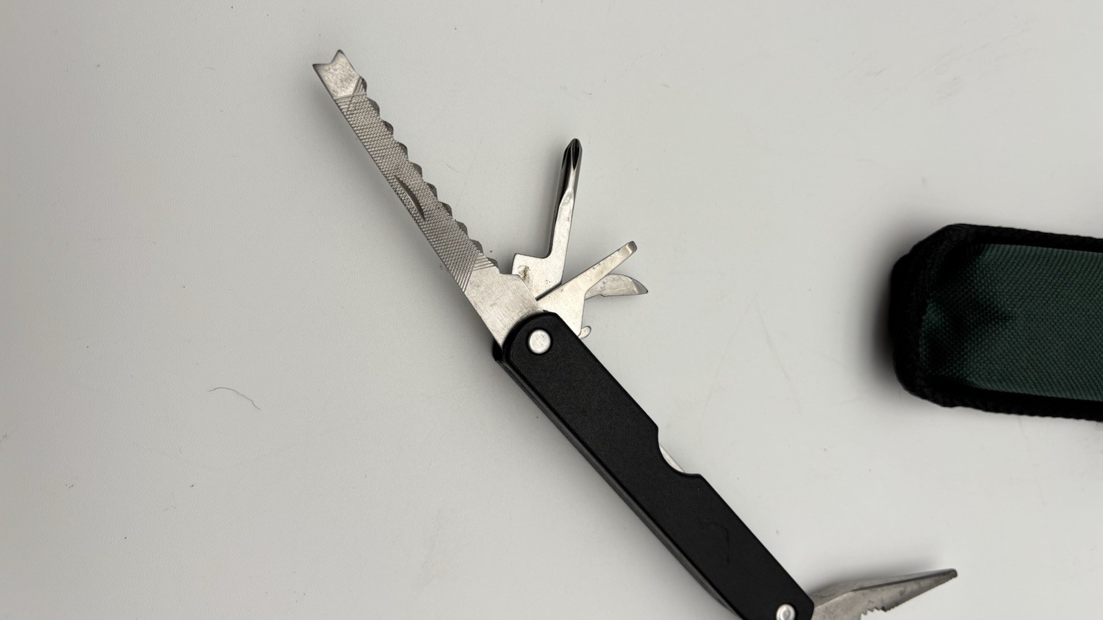 Boeing Stainless Steel Multi-Tool W/ Nylon Case In Good Condition
