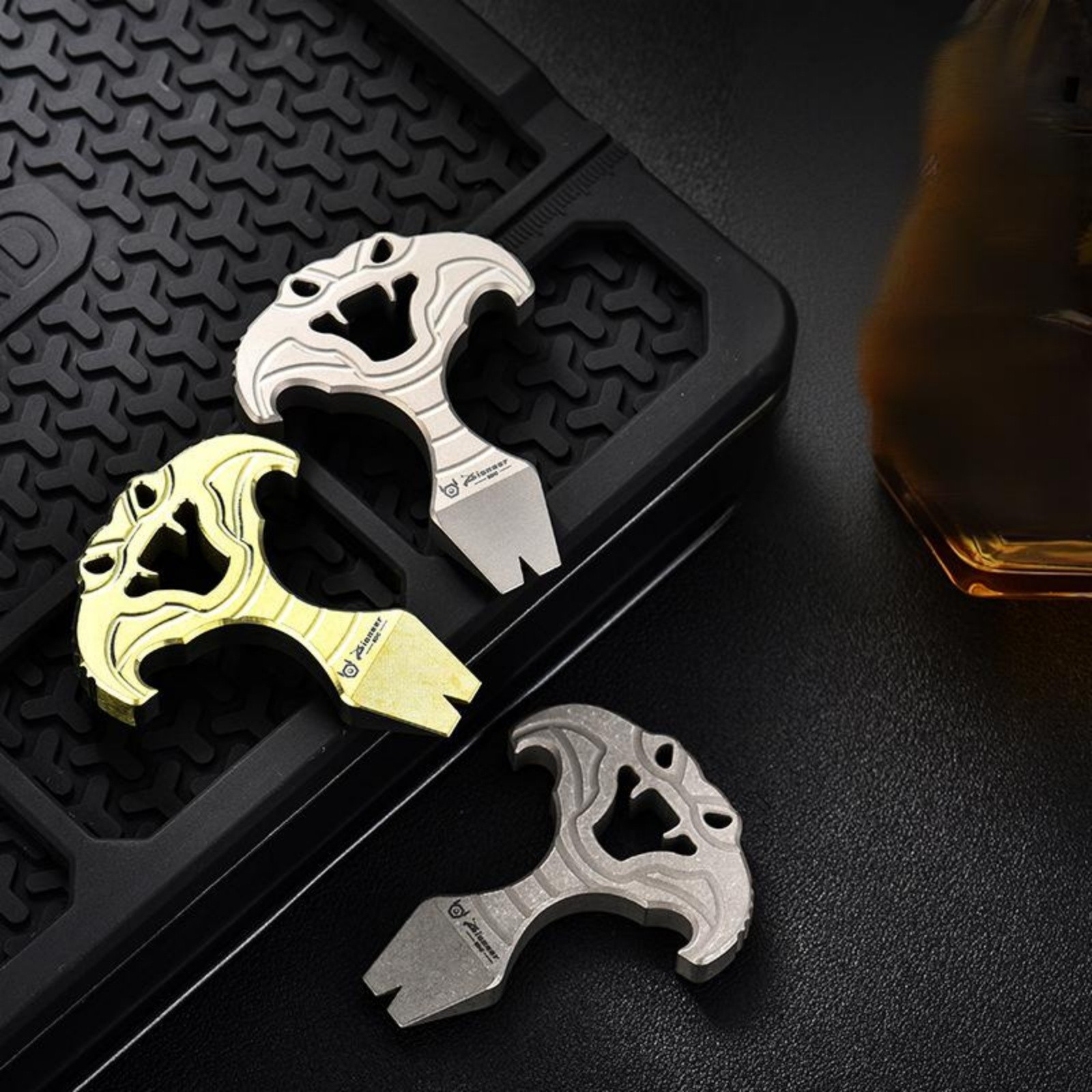 Titanium Alloy EDC Cobra Shape Multi-Tool Keychain Pry Bar Bottle Opener Gear