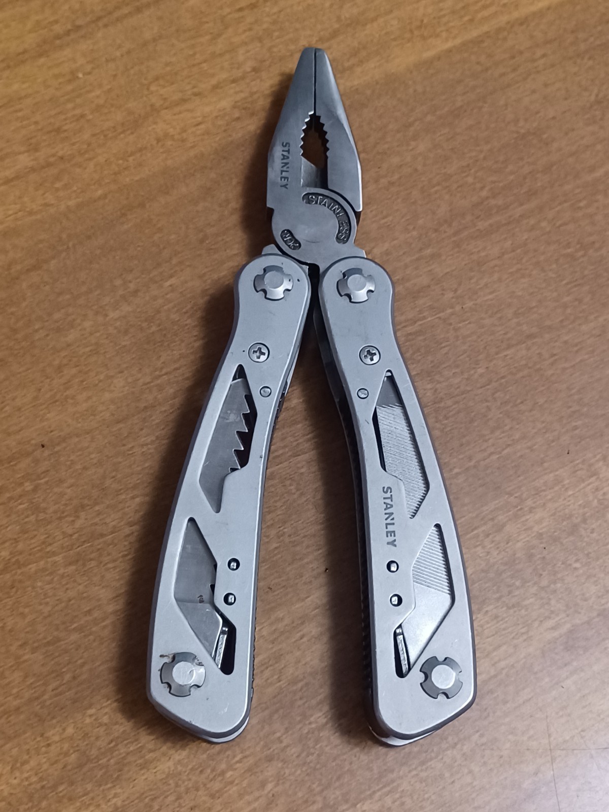 Stanley 2CR Multitool Stainless