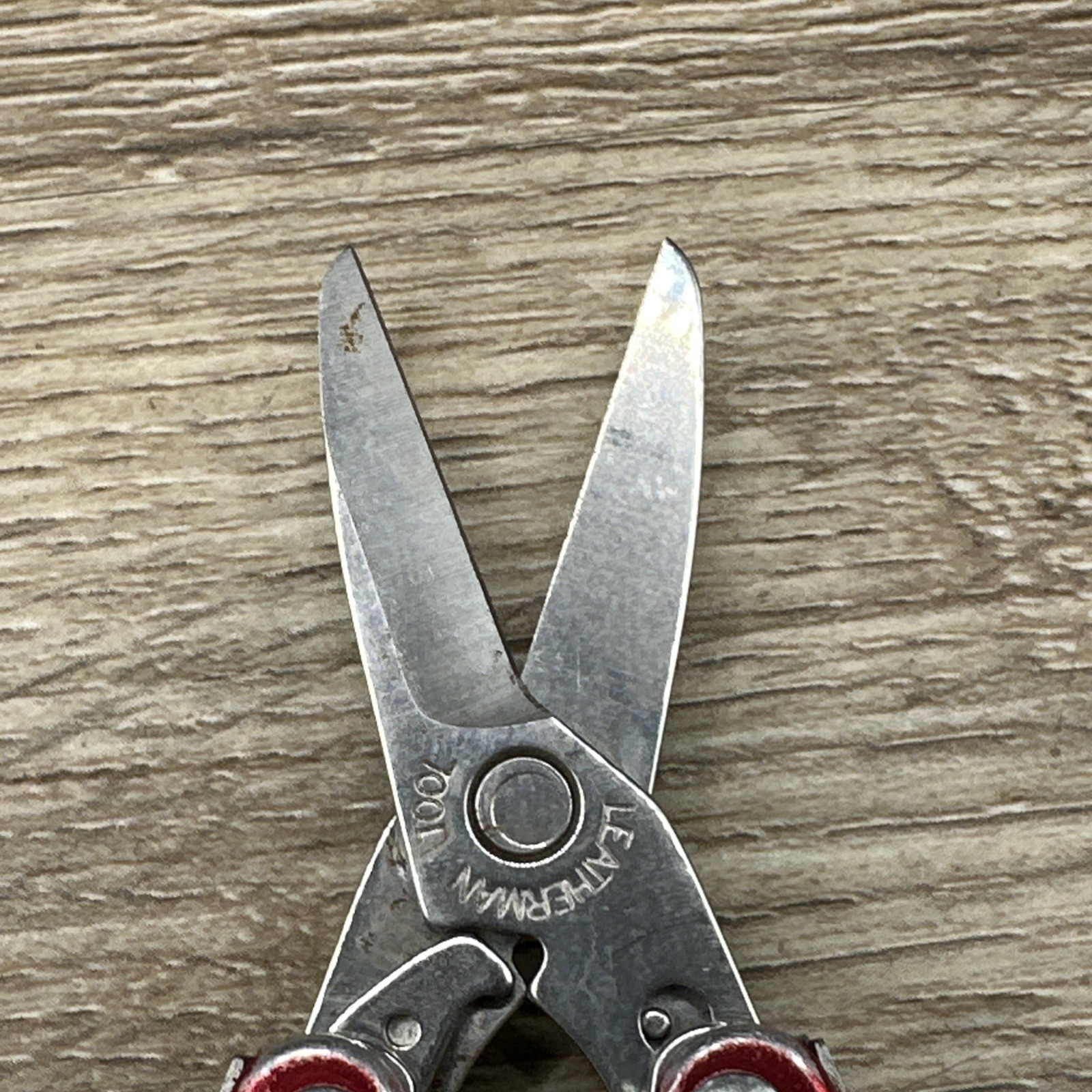 Leatherman Squirt S4 Compact Folding Multi Tool Scissors Knife Tweezers
