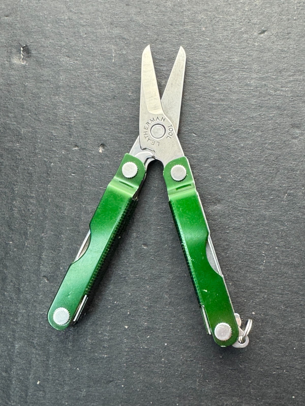 Leatherman Micra 10 in 1 Multitool Anodized Aluminum – Green