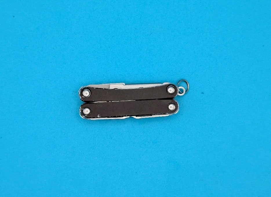 Leatherman SQUIRT PS4 Multi-Tool! BLACK! *broken nail file & scissors spring*