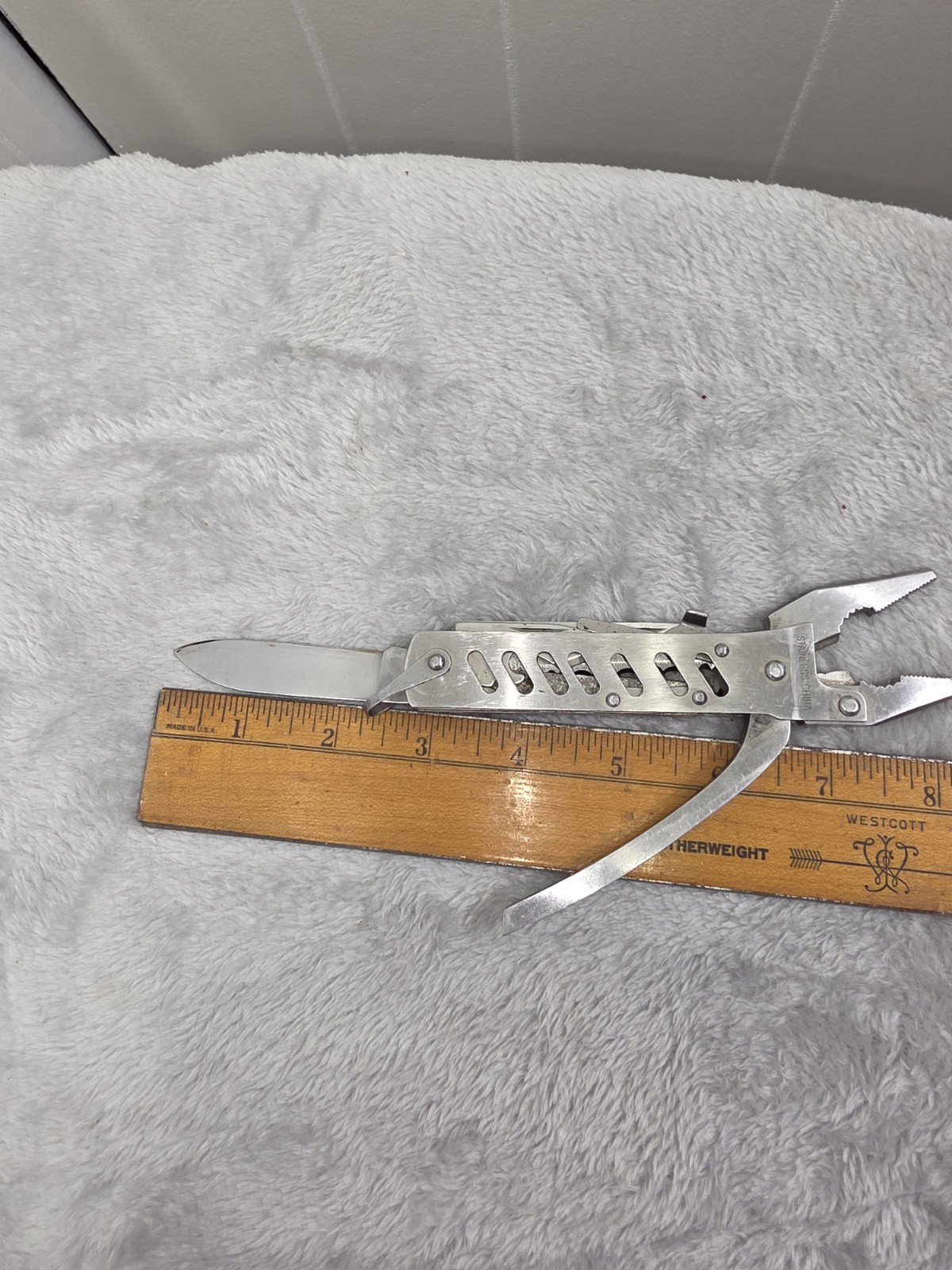 Pocket multitool with pliers