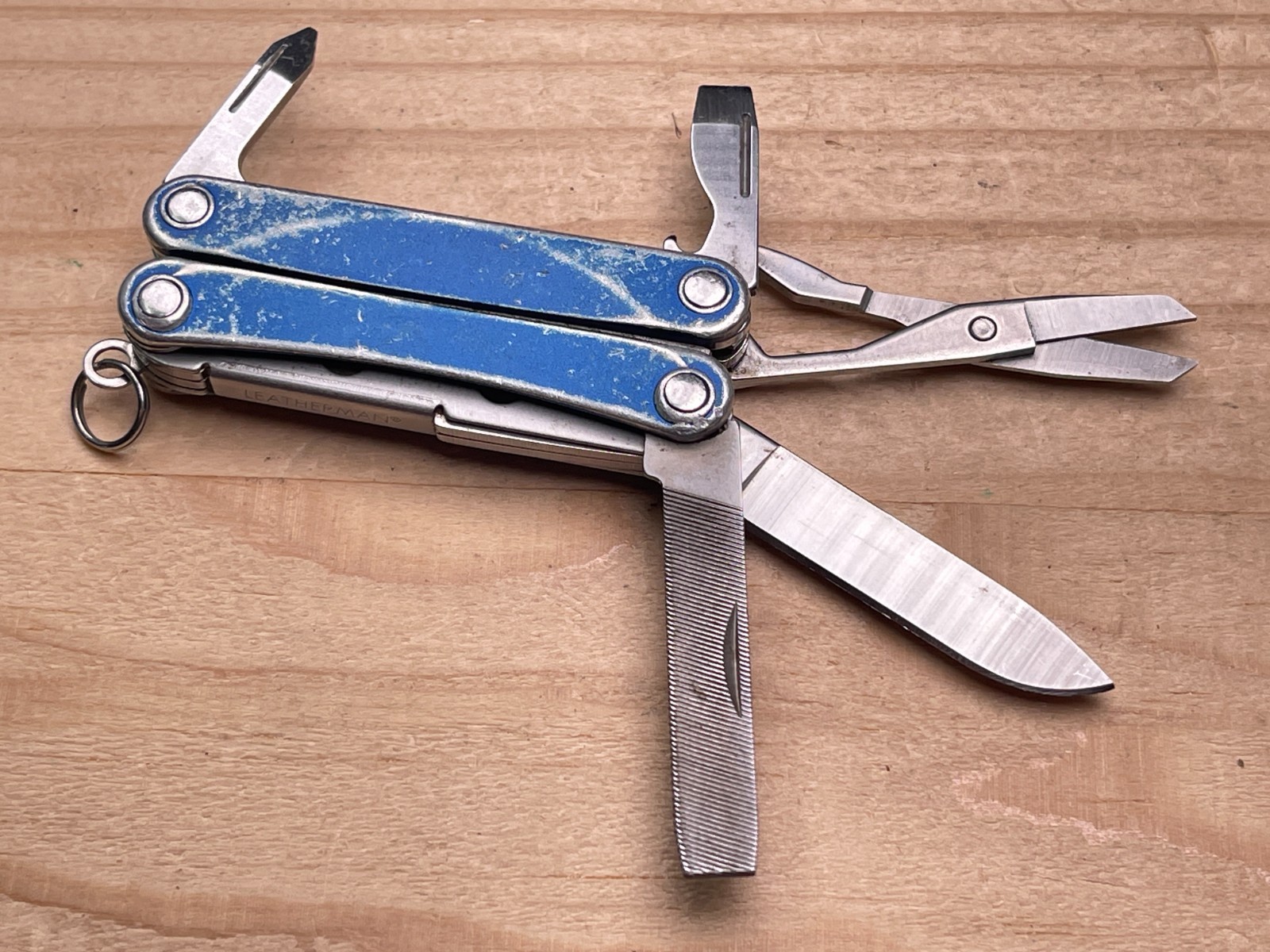 Leatherman Squirt PS4 Blue Multi-tool Knife – Broken Scissors Spring – Retired