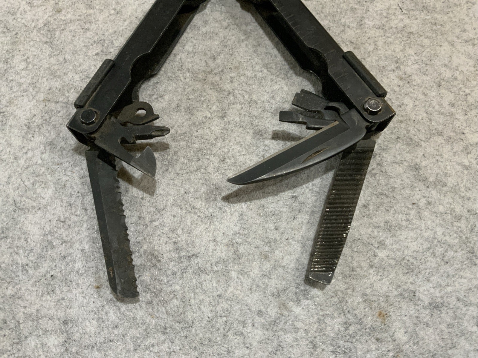 Gerber Multi Tool MP600 Black Oxide Sliding Pliers Knife File Saw
