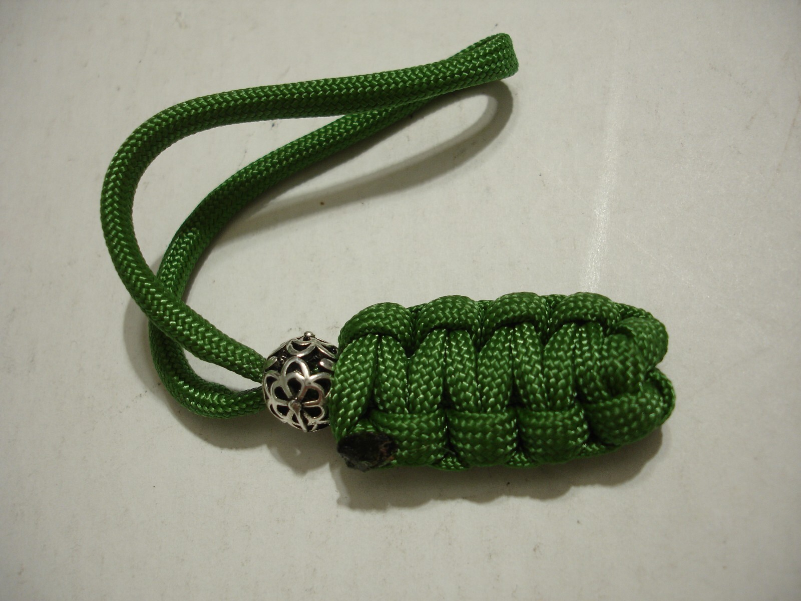 GREEN 550 PARACORD SILVERTONE METAL BEAD KEY CHAIN / KNIFE LANYARD USA MADE NEW