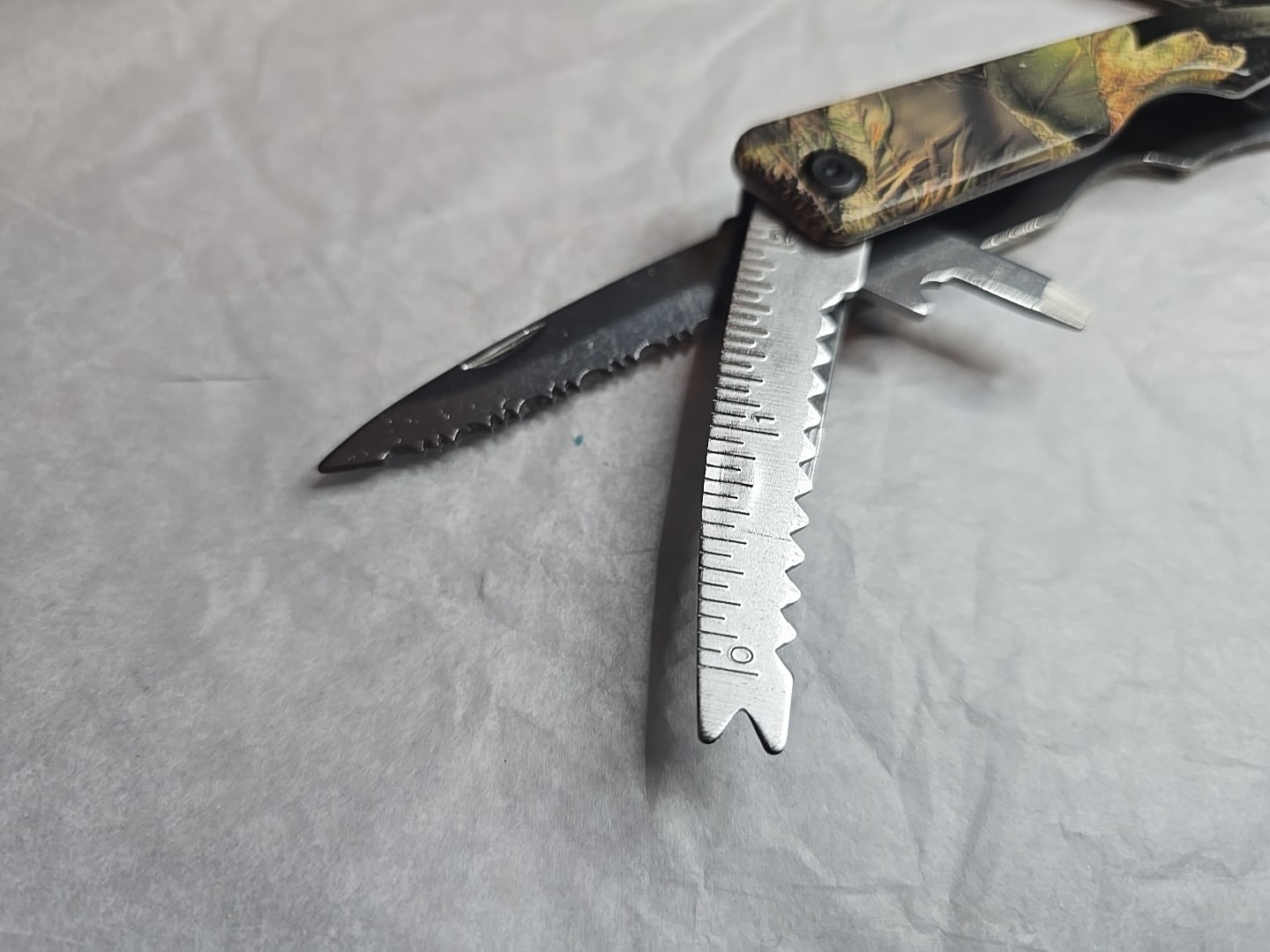 MOSSY OAK 13-in-1 Multi-tool Multi Function Pliers-Folding Pocket Tool w/ Sheath