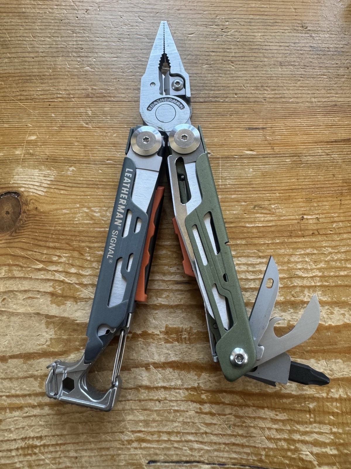 Leatherman Signal Multi-Tool Thunderscape – Excellent