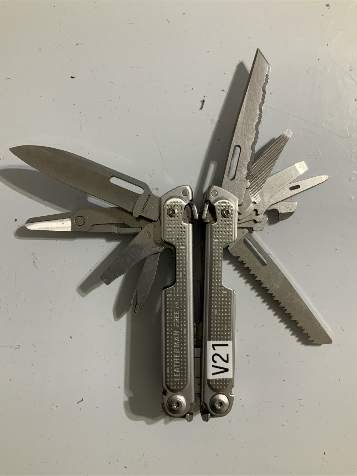 Leatherman Free P4 Stainless Steel Multi Tool Retired – V21