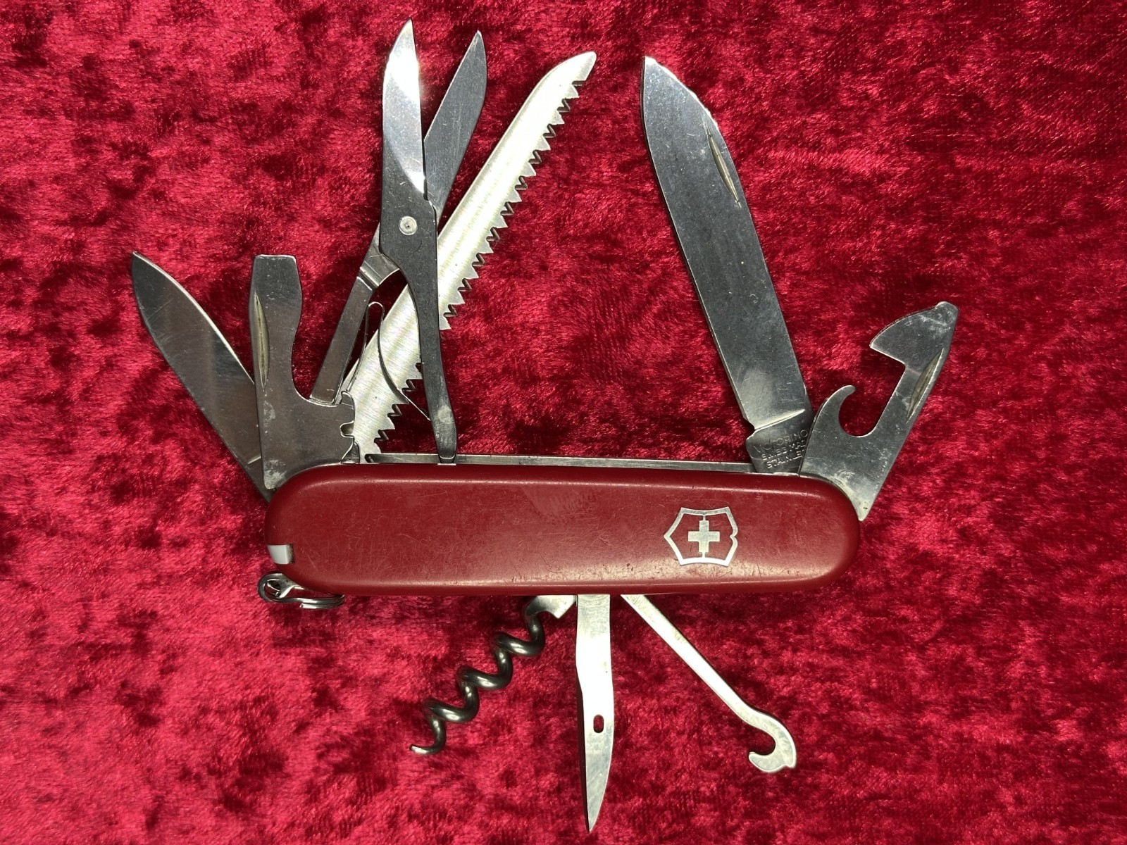Victorinox Huntsman Red Swiss Army Knife 91mm 12 Tool 4 Layer Random Pick (221)