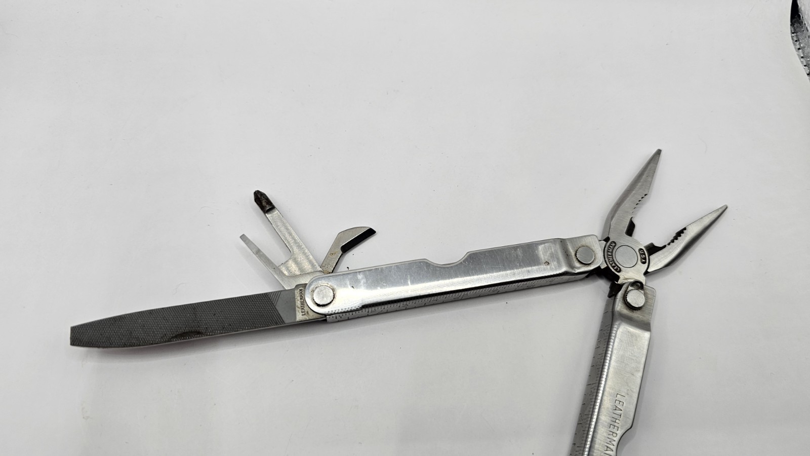 LEATHERMAN Multi Tool USA MADE In Portland, Oregon 1325473 used No Case