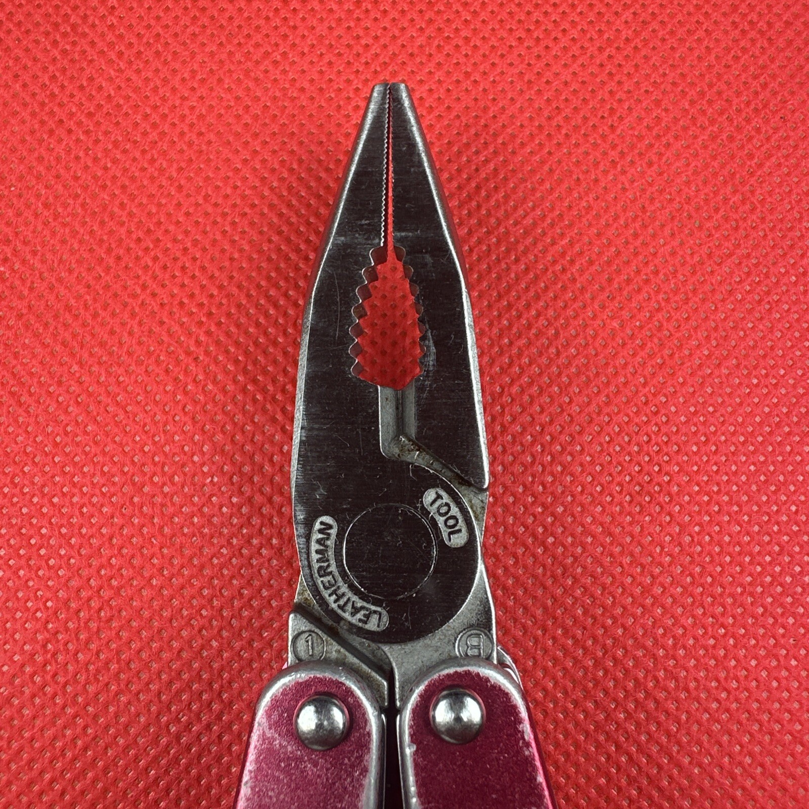 Retired Pat. Pending Gen 1 Red Leatherman Juice C2 Multitool. Great EDC!