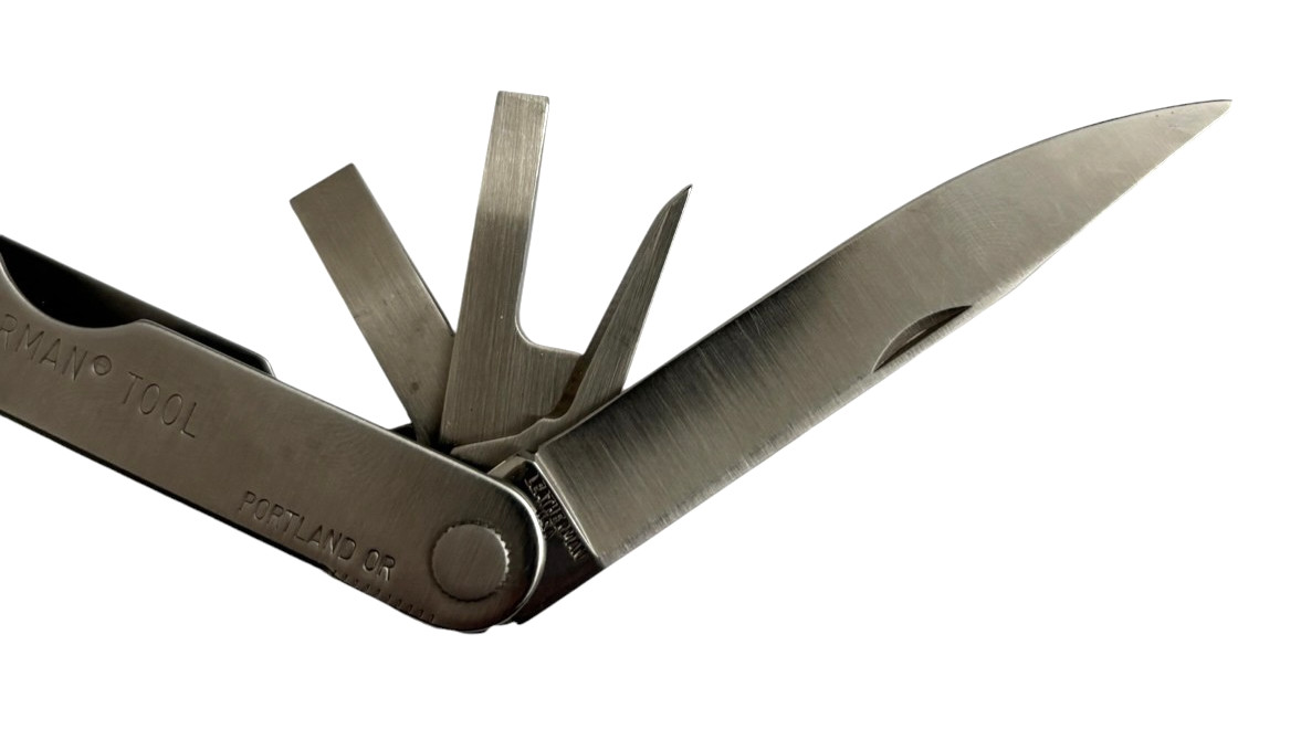 Leatherman Multi Tool TM 1325473 with Leather Marlboro Country Store Case