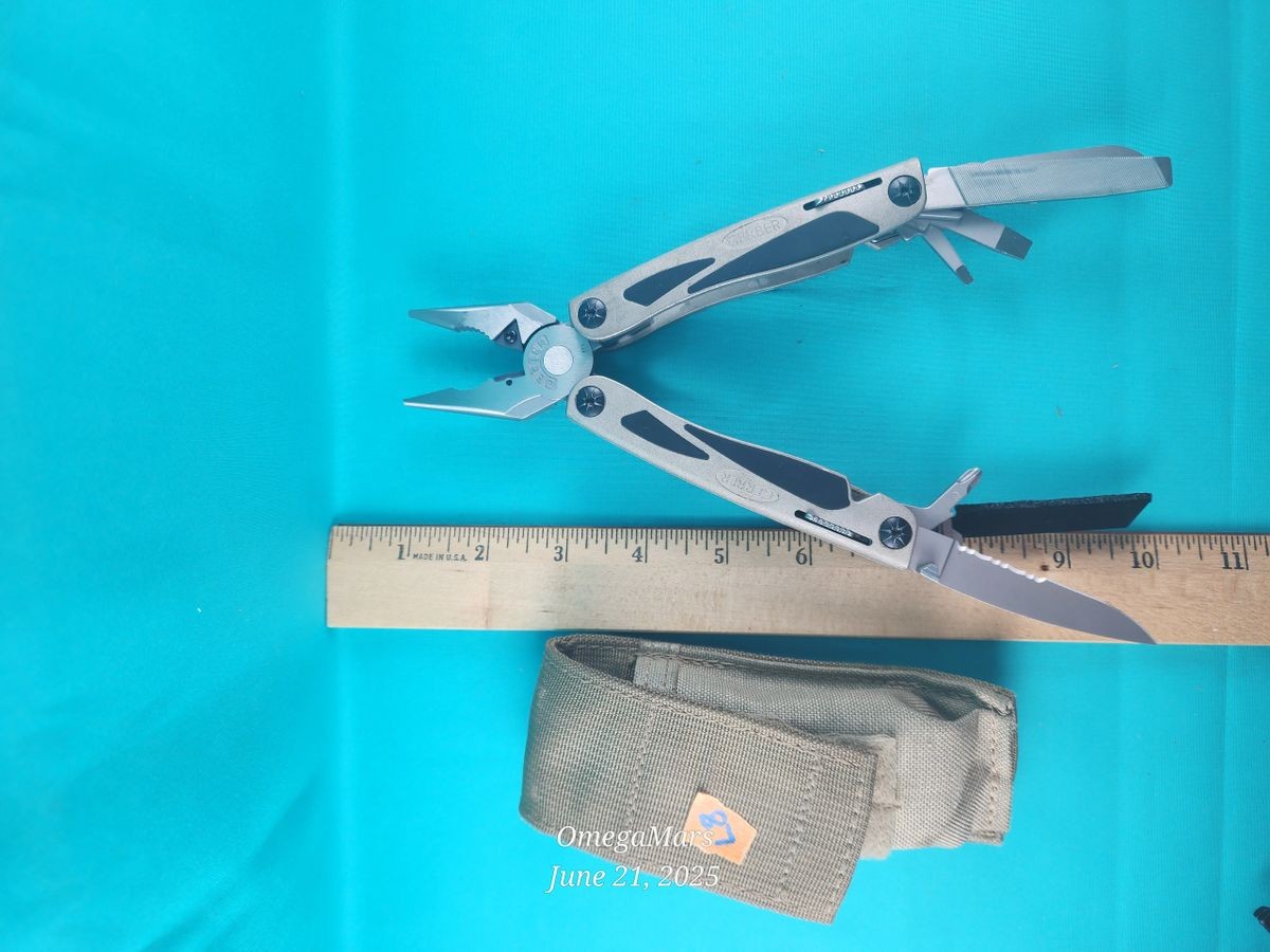 Gerber Legend MP 800 #L8 Light usage on pliers.