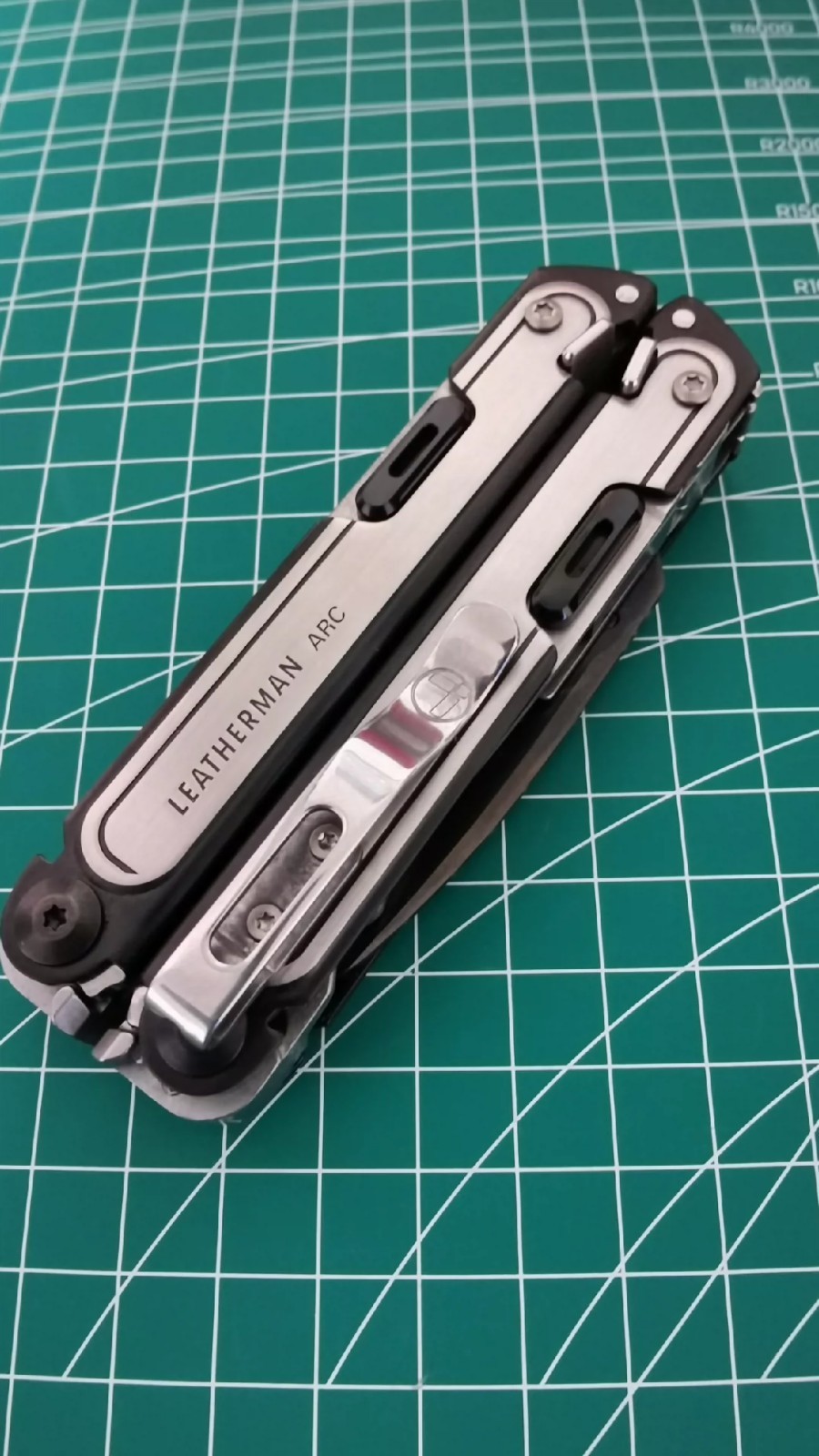 Premium Thumb Stud Kit For Leatherman ARC/FREE – Custom Fast-Deployment Mod