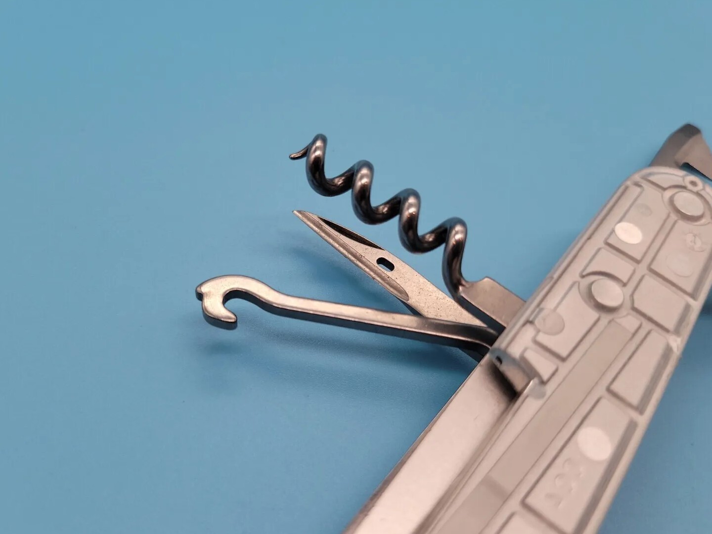 Victorinox 91mm SilverTech Huntsman Swiss Army Knife – Scissors Saw Screwdrivers