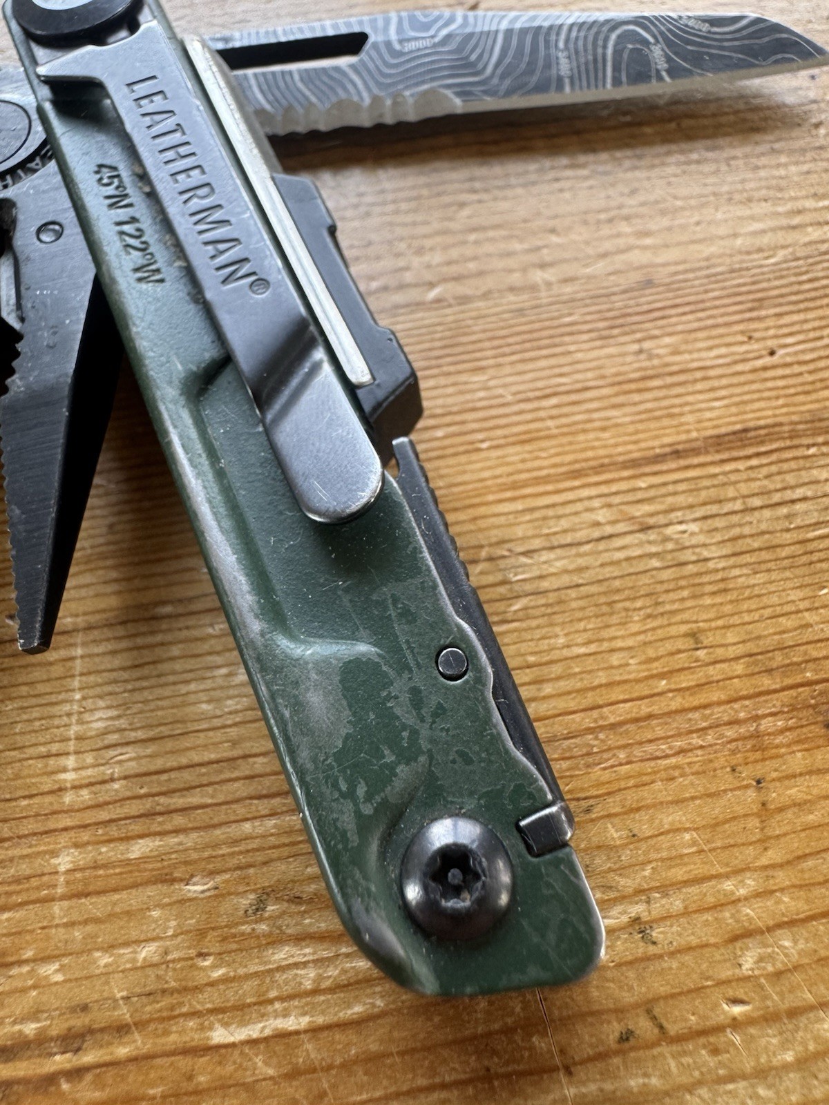 Leatherman Signal Multi-Tool Topo Green