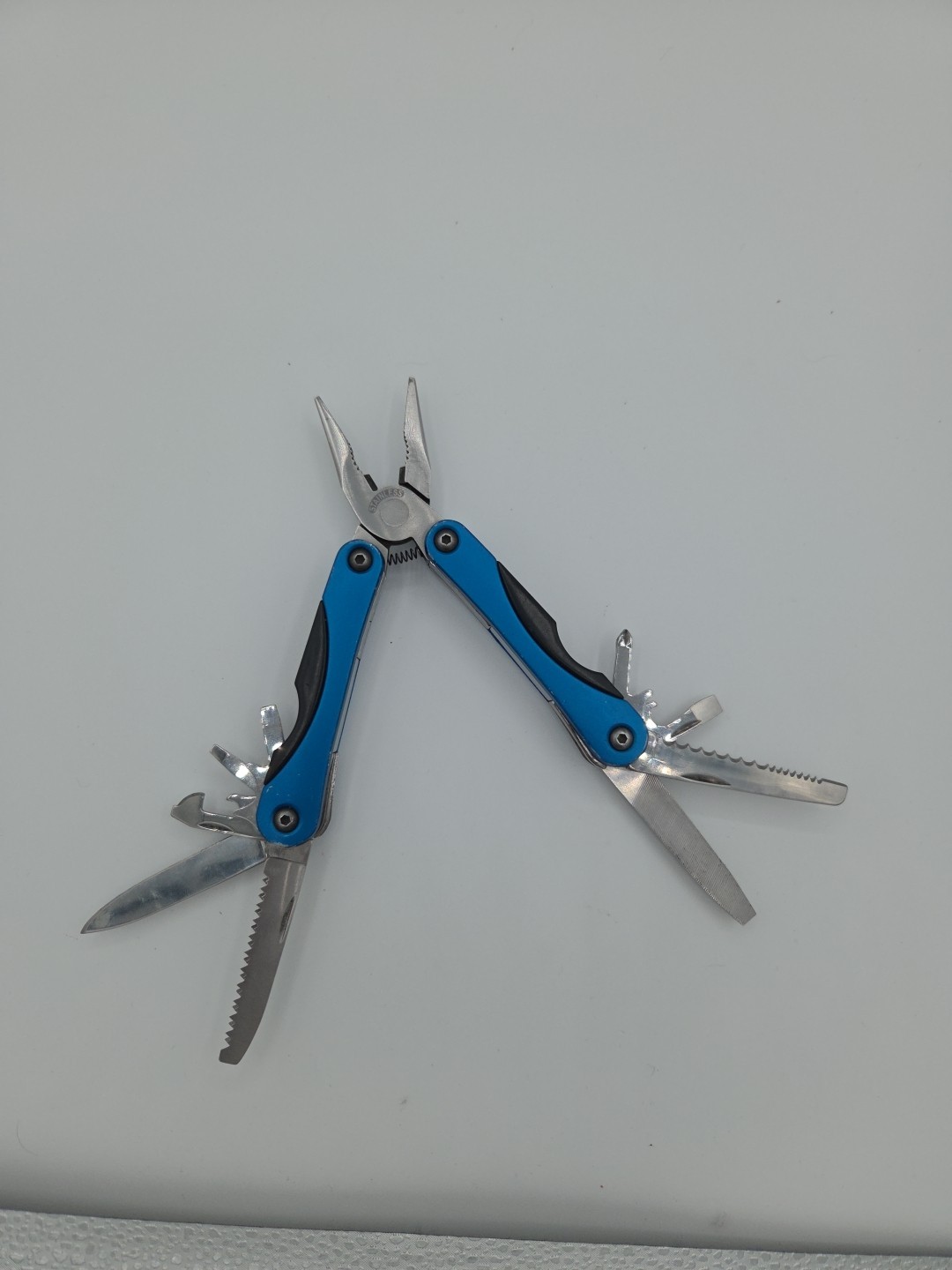 Husky 10 in 1 Folding Pocket Multi Tool Kit Stainless Pliers Knife File – blue