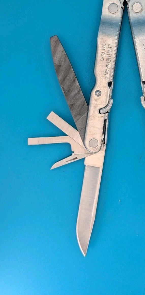 Vintage LEATHERMAN Super TOOL 200 Multi Tool! 04/03 Date Stamp!