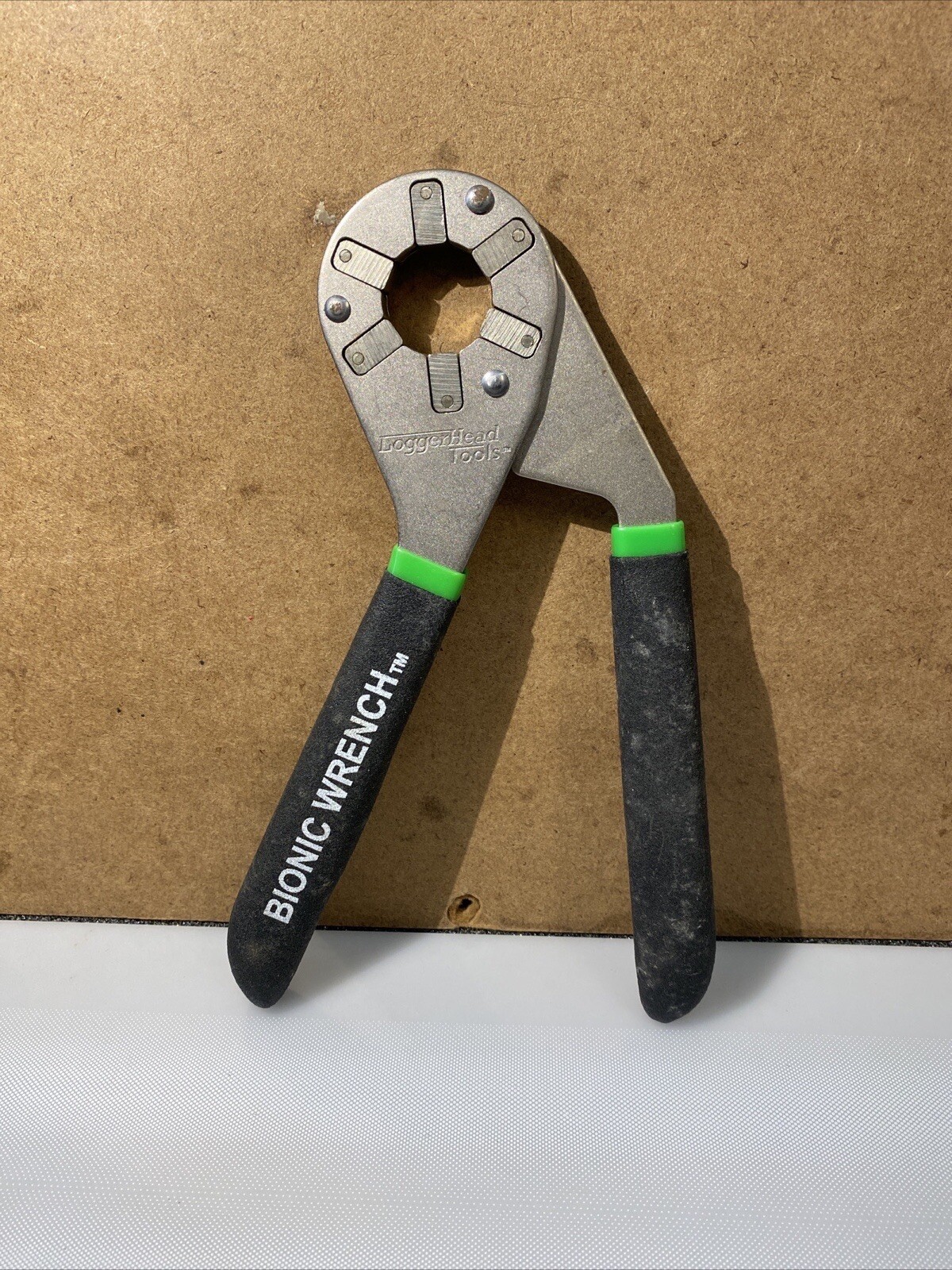 Loggerhead Tools BWN8-01B-01 8 in. Adjustable Bionic Wrench Nickel Finish