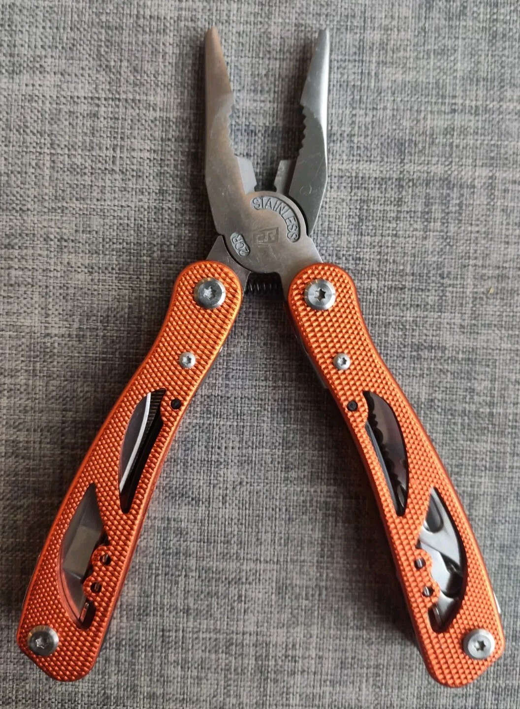 Multifunction cutter with Multi-tool Pliers kit Outdoor Camping Emergency Tools