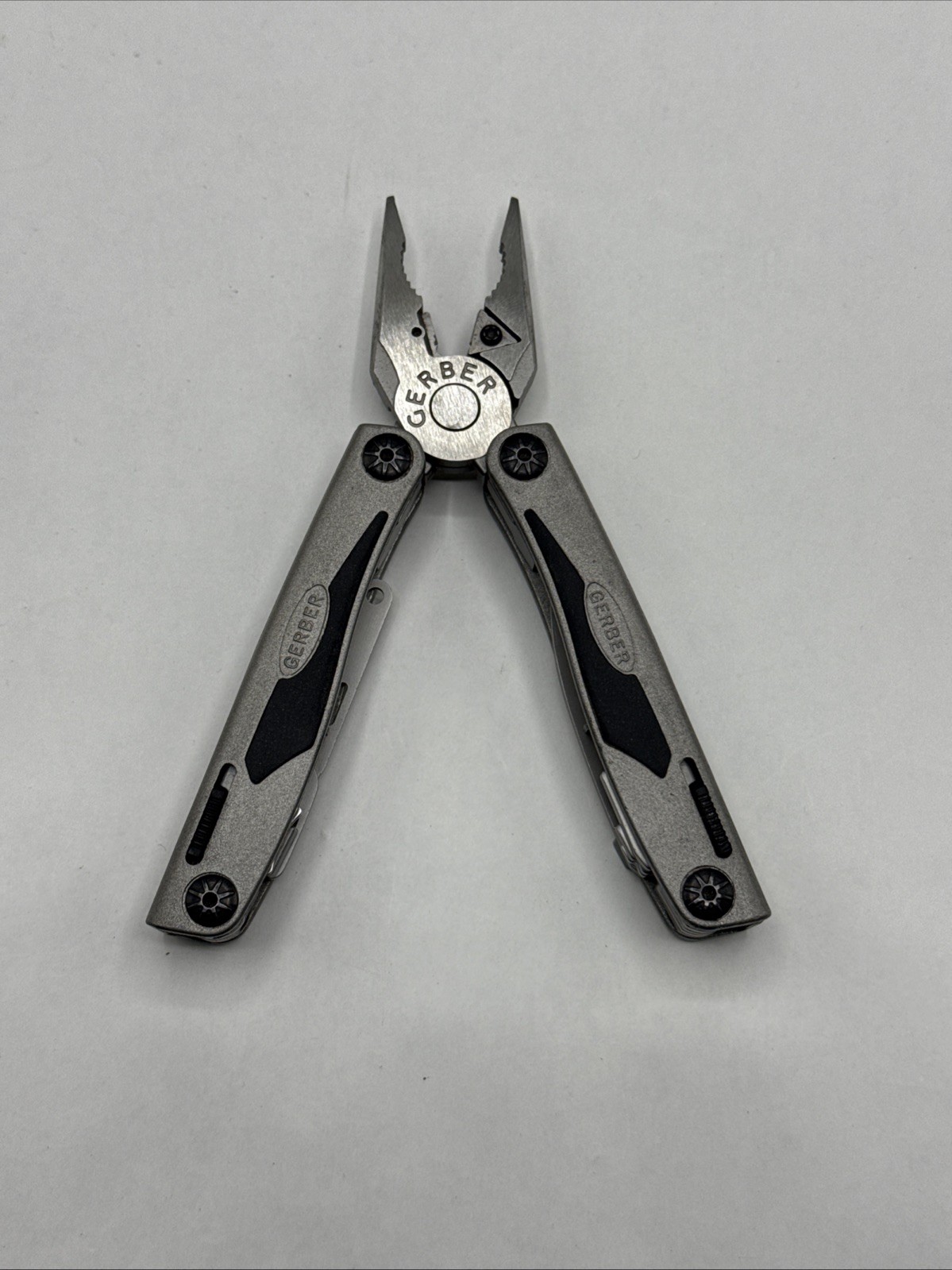 Gerber Multi-Plier 700 Legend with Sheath- Silver
