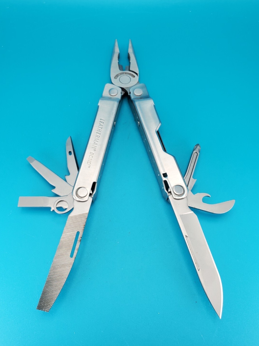 LEATHERMAN Bond Multitool, Stainless Steel Everyday Tool!