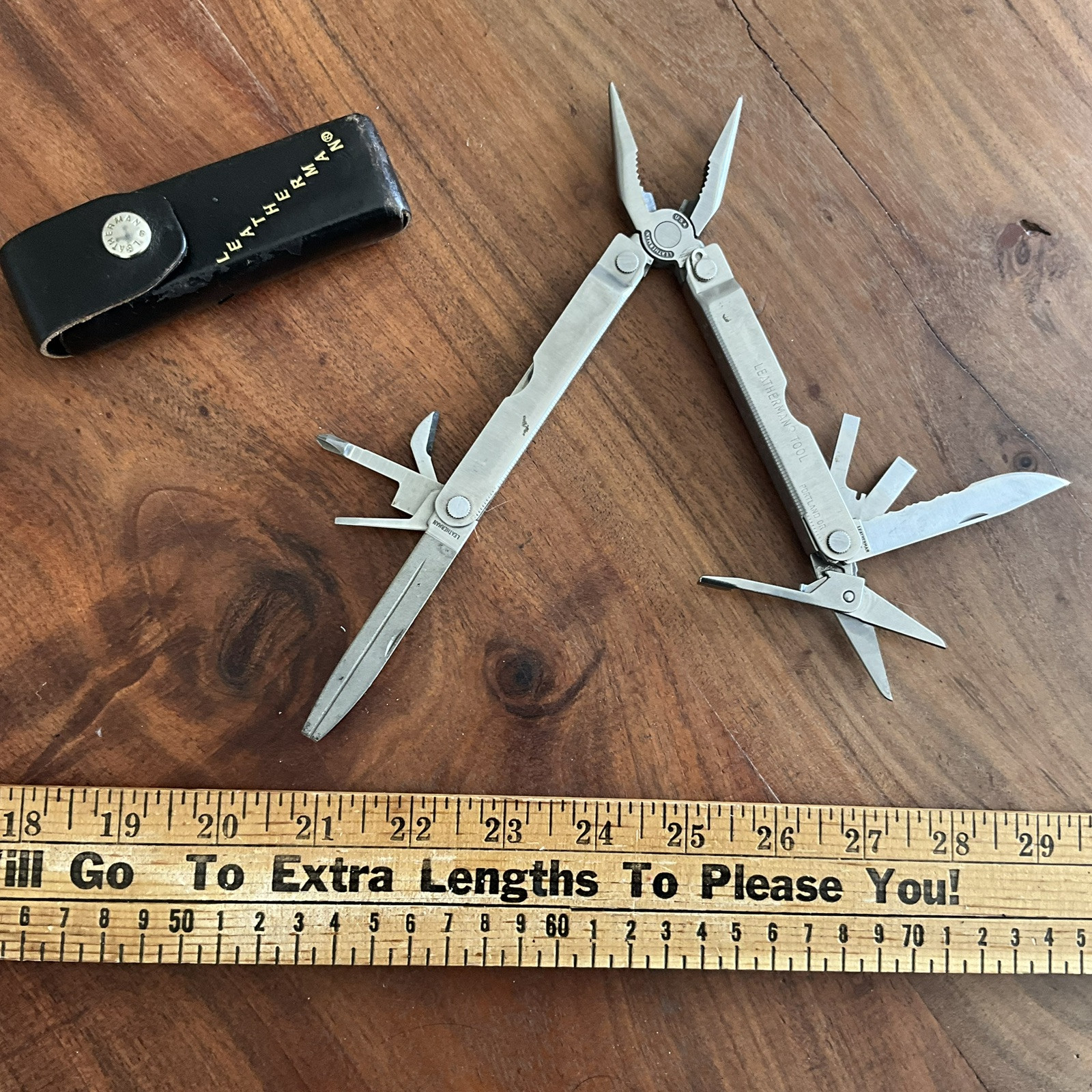 COLLECTIBLE LEATHERMAN MULTI TOOL PORTLAND, OR USA MULTI-TOOL. W/SHEATH