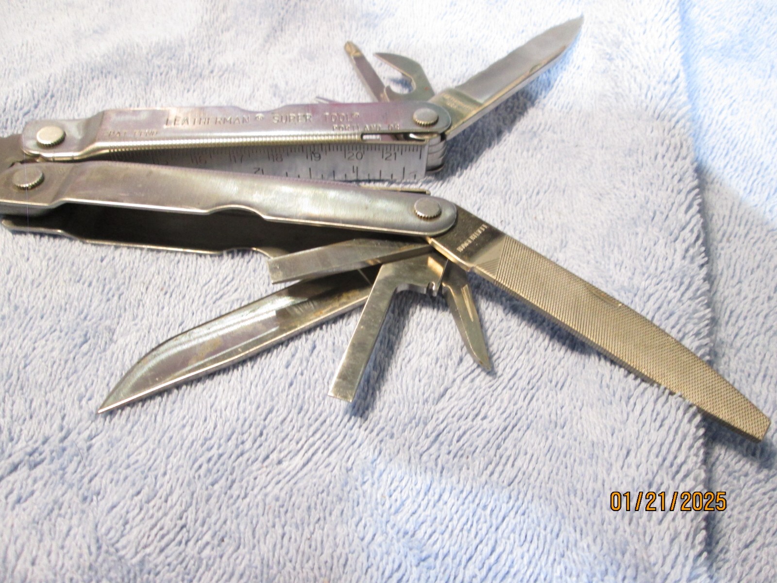 RETIRED NASA engineer 2001 LEATHERMAN SUPER TOOL 200 MULTI-TOOL EXCELLENT