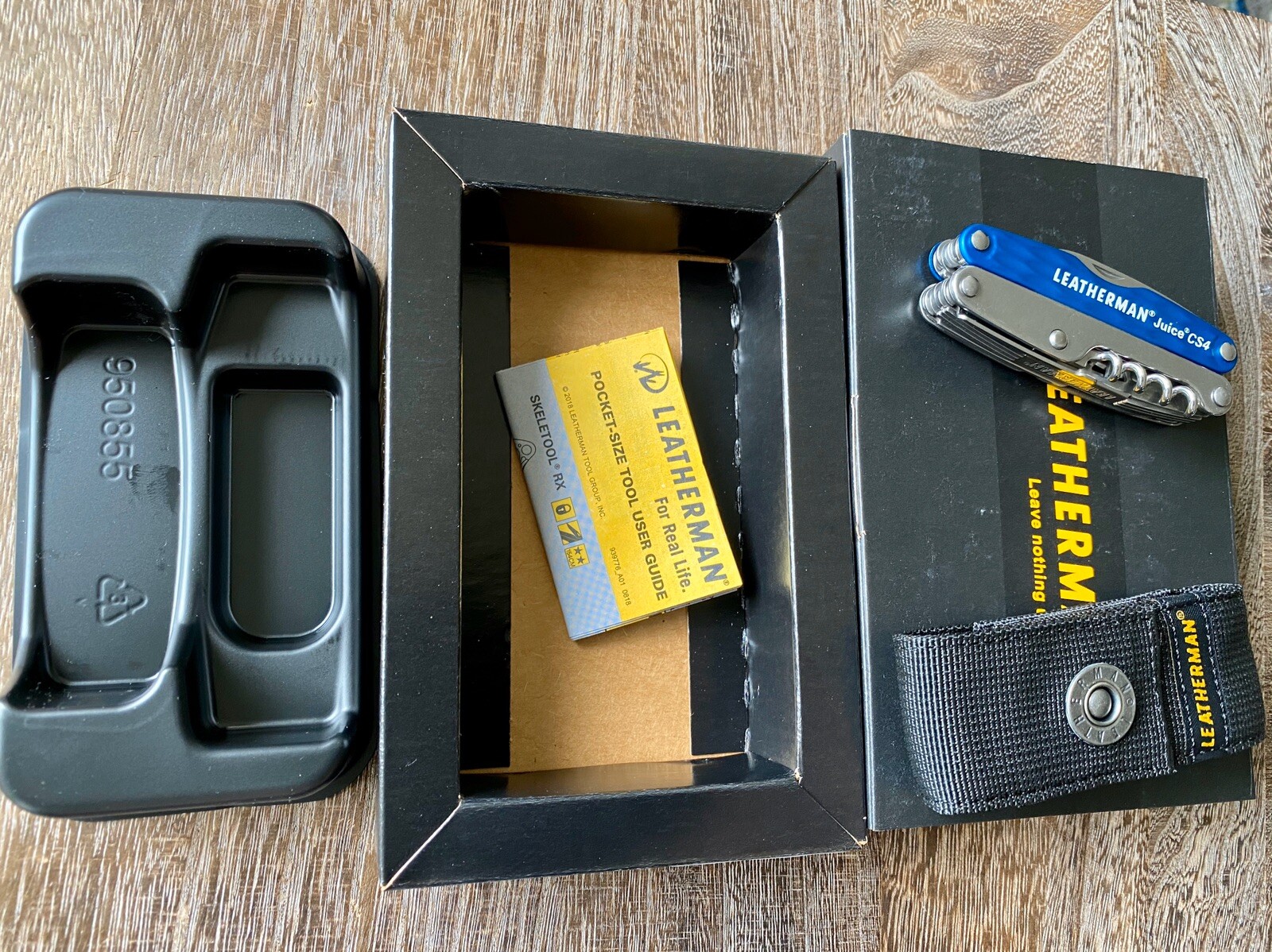 Collectible, New, Leatherman Juice CS4 Columbia Blue Multi-Tool, Gift Box