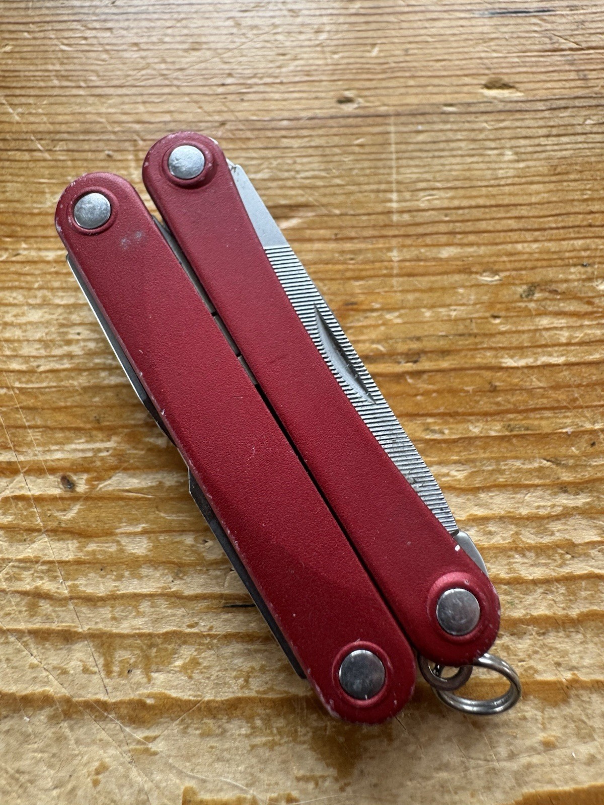 Leatherman SQUIRT PS4 Multi-Tool With Pliers Scissors Knife Red Discontinued