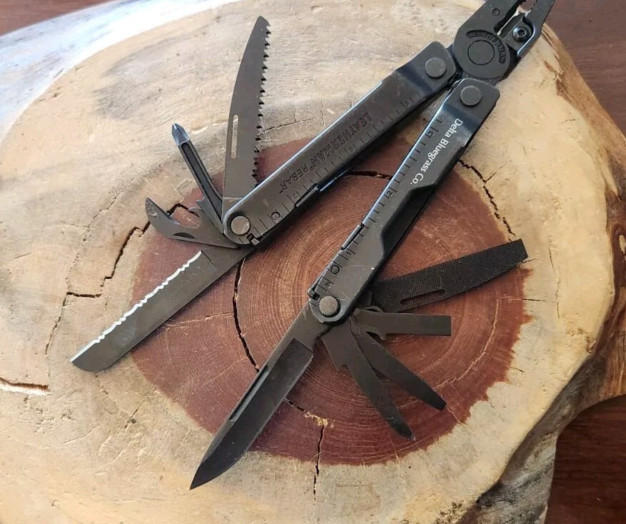 Leatherman REBAR Multi-Tool, Knife, Pliers, Saw – Black Oxide – Excellent G9