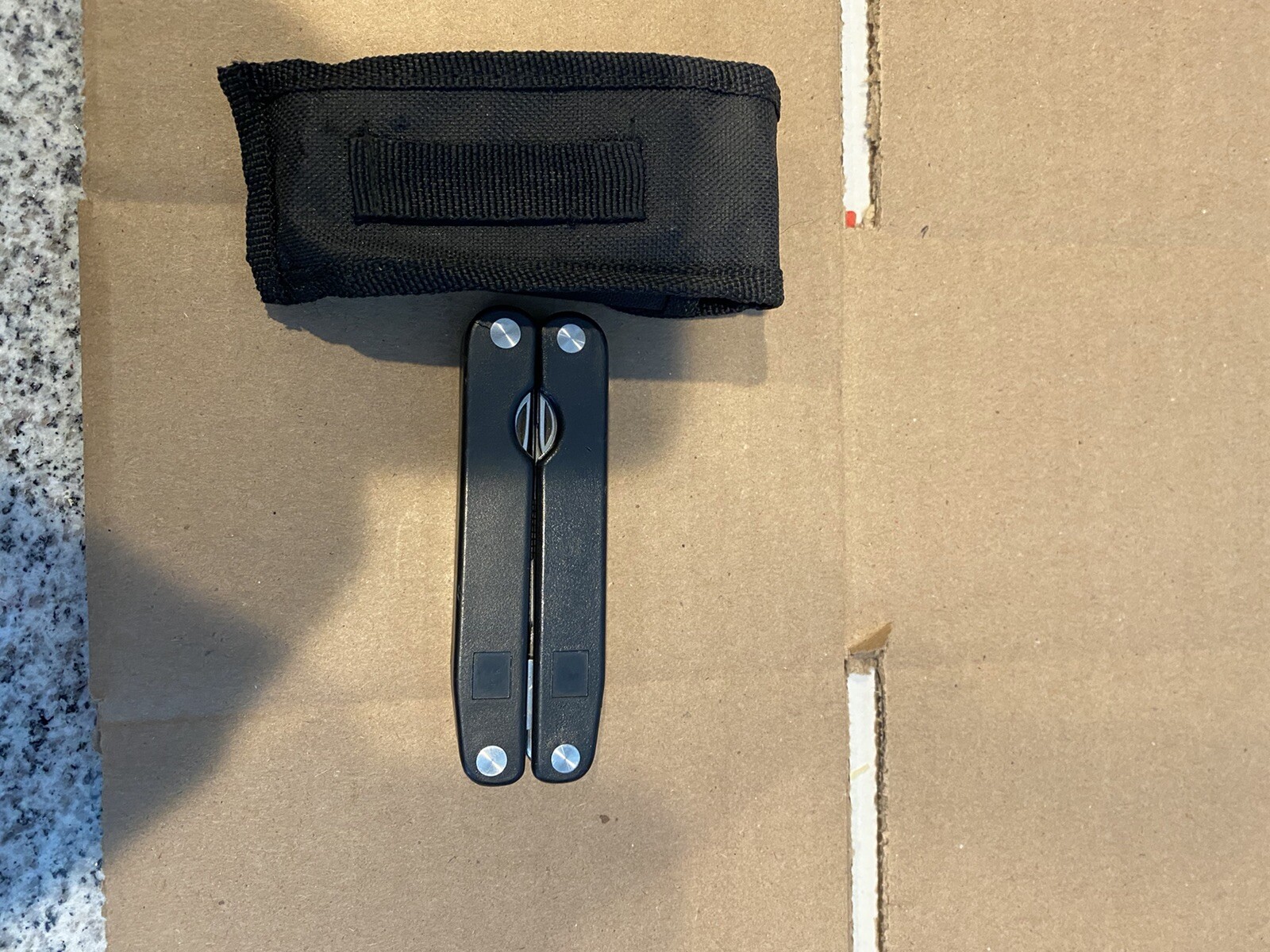 Multi tool with nylon case – Used